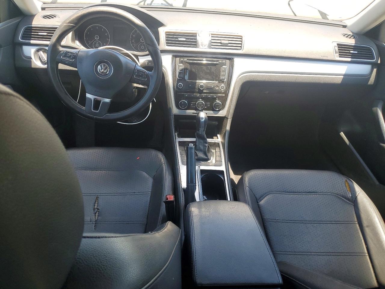 2012 Volkswagen Passat Se Серебряный vin: 1VWBP7A36CC047619