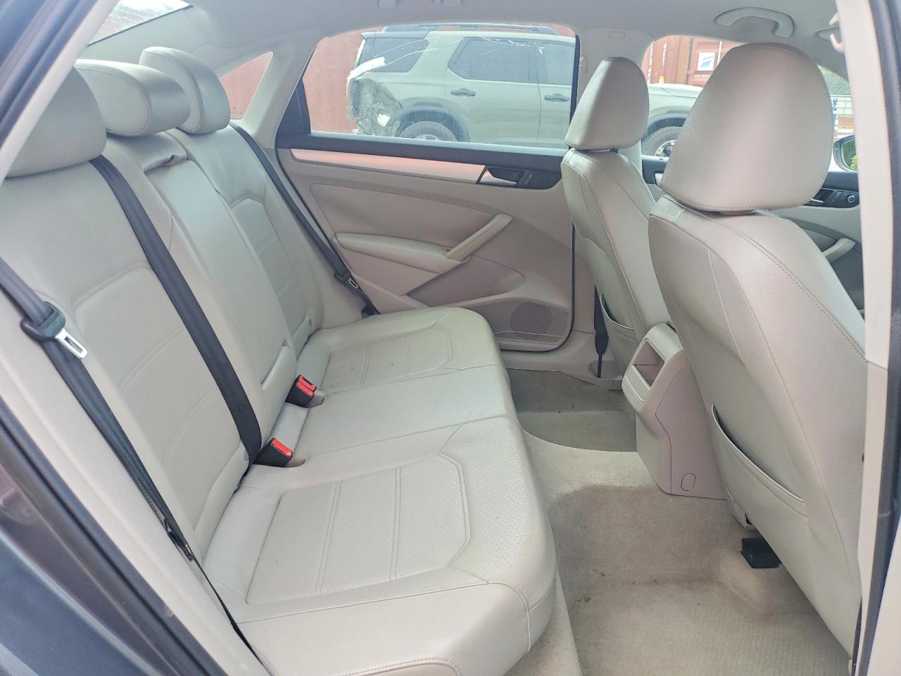 2012 Volkswagen Passat Se Gray vin: 1VWBP7A36CC049242