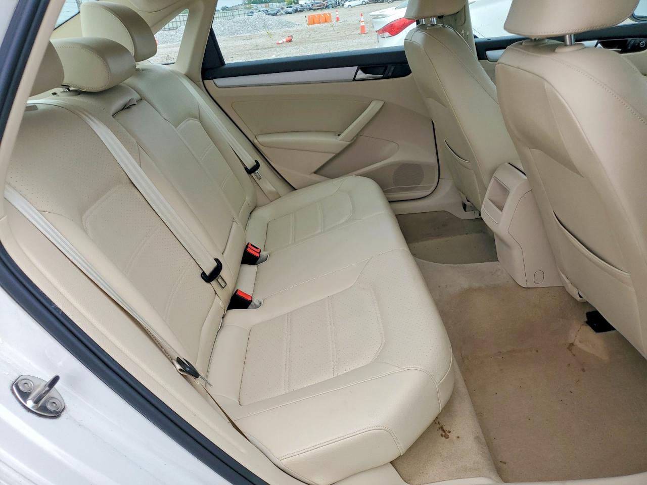 2012 Volkswagen Passat Se White vin: 1VWBP7A36CC071967