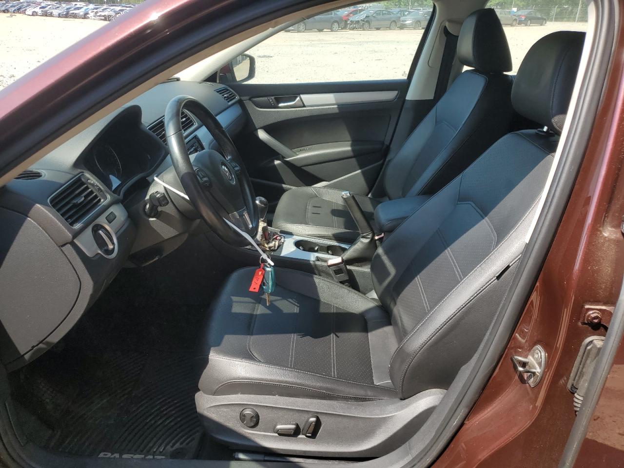 2013 Volkswagen Passat Se Burgundy vin: 1VWBP7A36DC009468