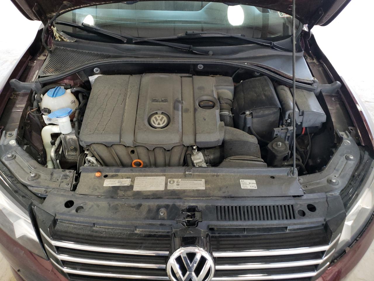 2013 Volkswagen Passat Se Burgundy vin: 1VWBP7A36DC009468