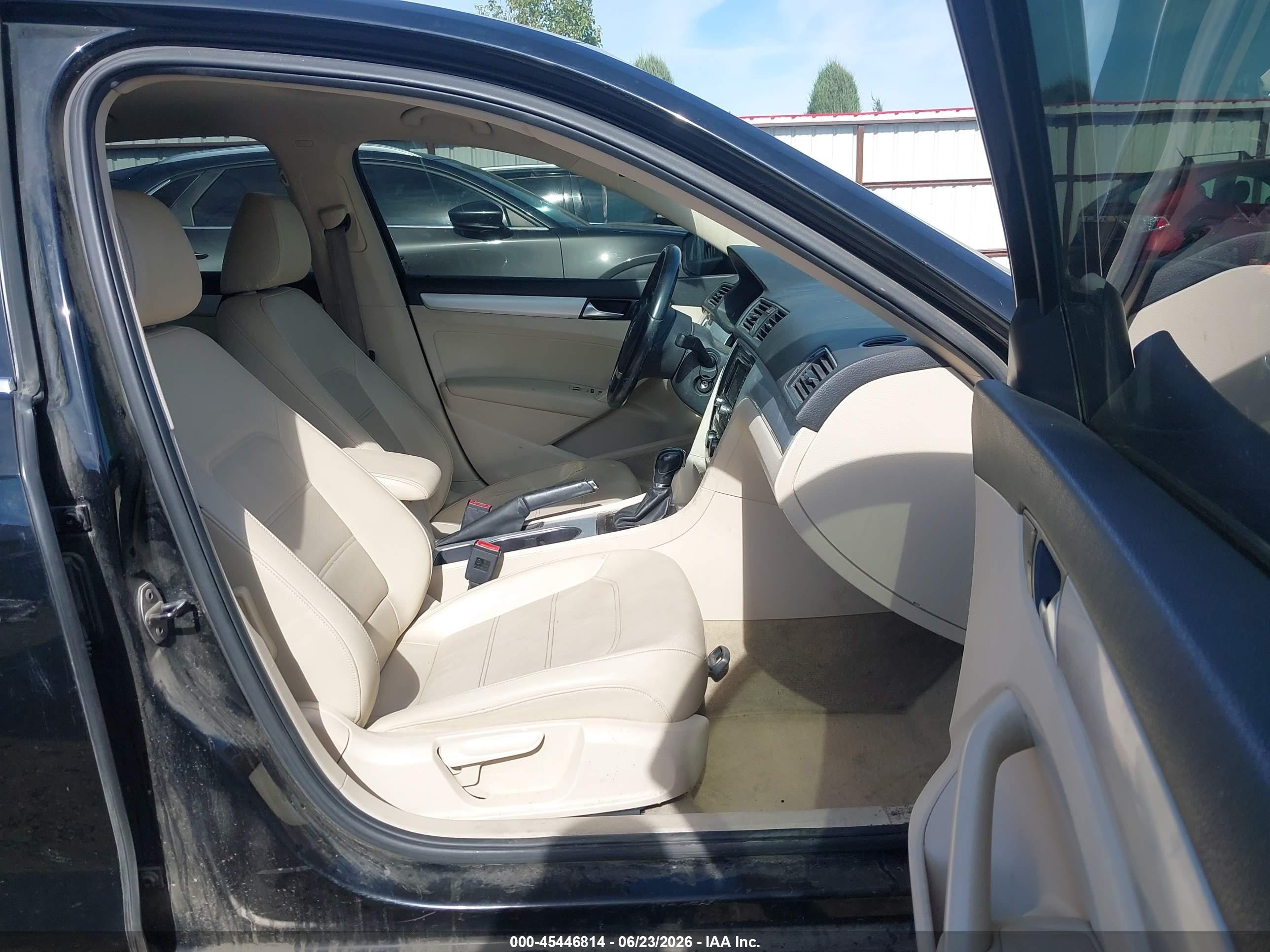 2013 Volkswagen Passat 2.5l Se Black vin: 1VWBP7A36DC025931