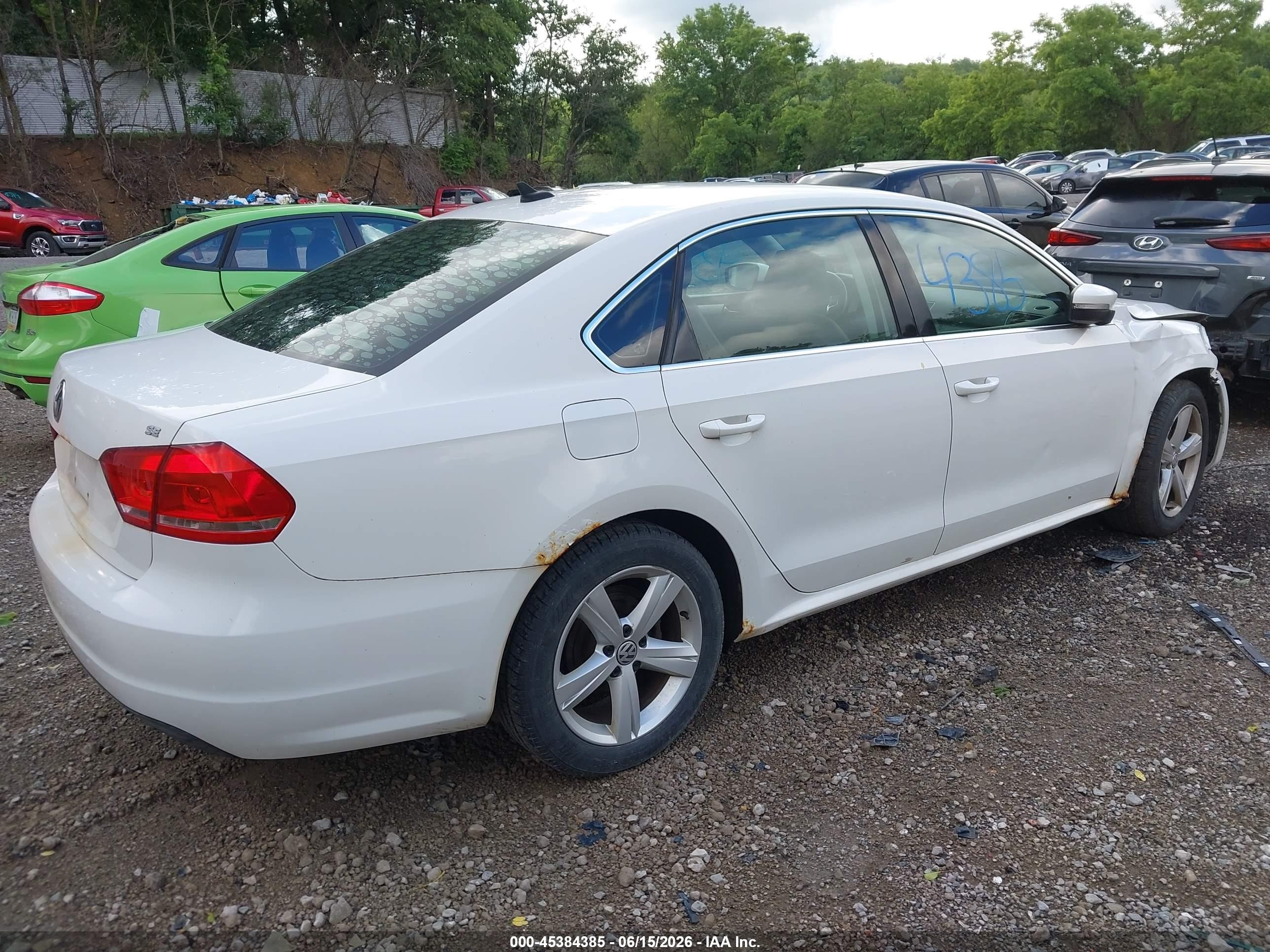 2013 Volkswagen Passat 2.5l Se White vin: 1VWBP7A36DC048304