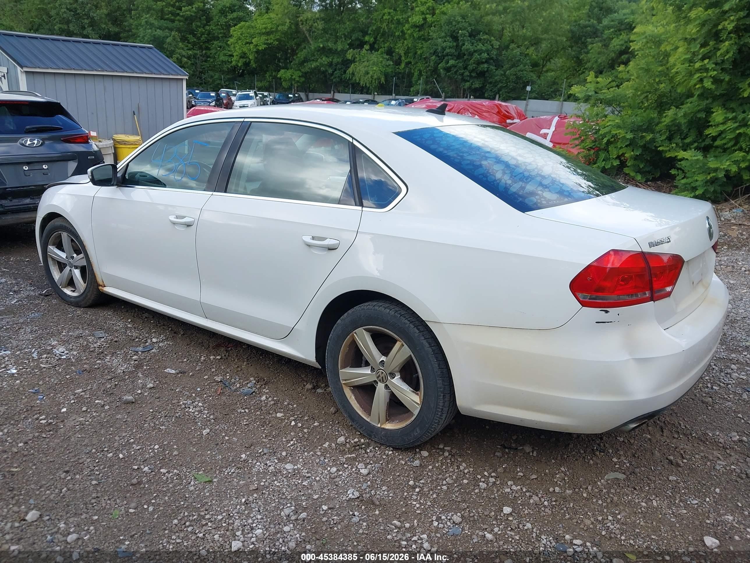 2013 Volkswagen Passat 2.5l Se White vin: 1VWBP7A36DC048304
