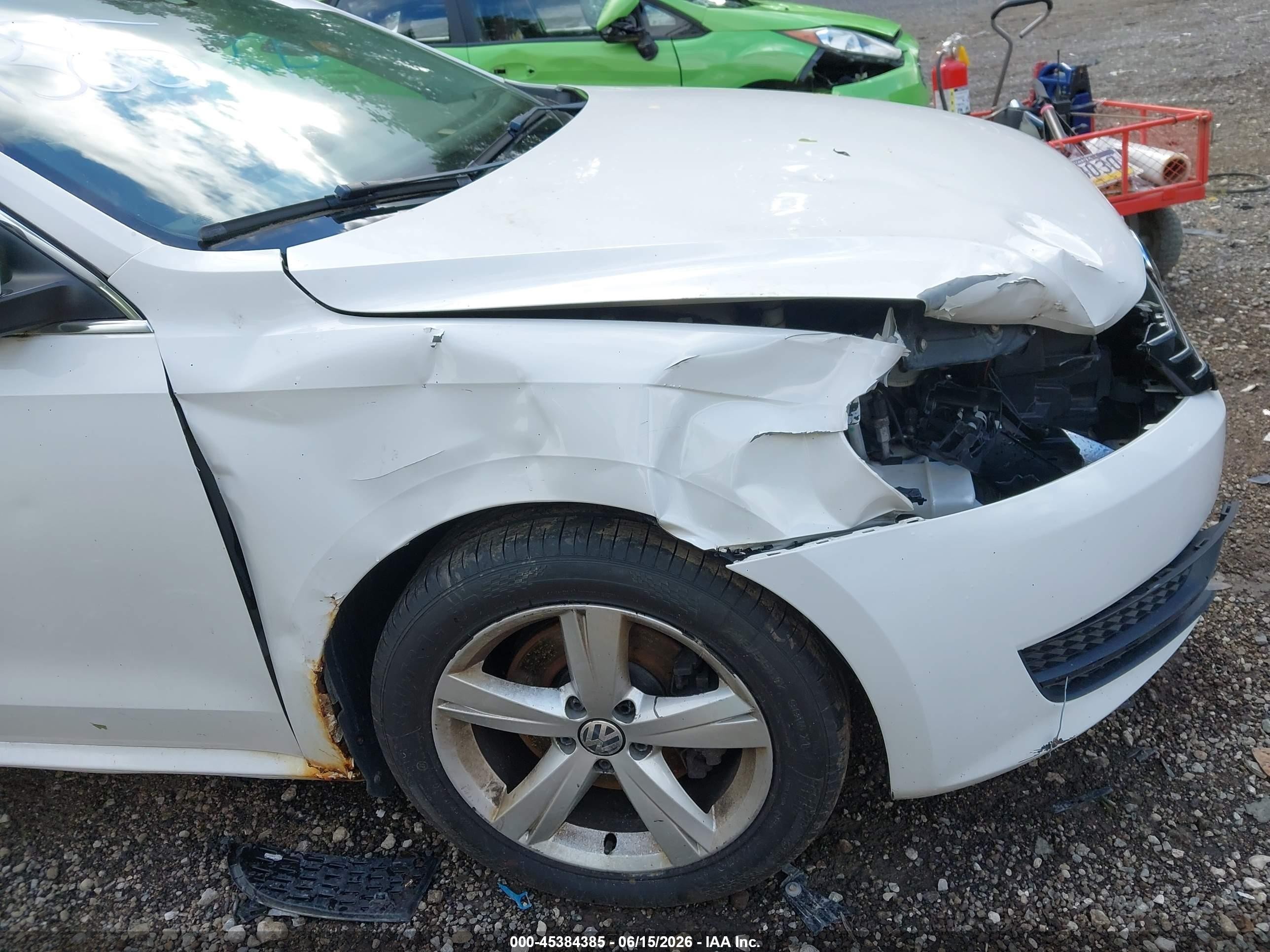 2013 Volkswagen Passat 2.5l Se White vin: 1VWBP7A36DC048304