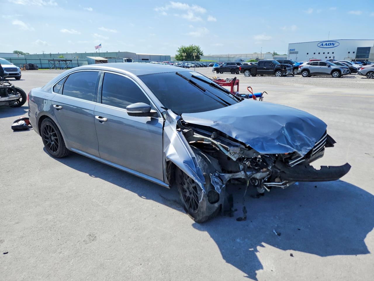 2013 Volkswagen Passat Se Gray vin: 1VWBP7A36DC066303