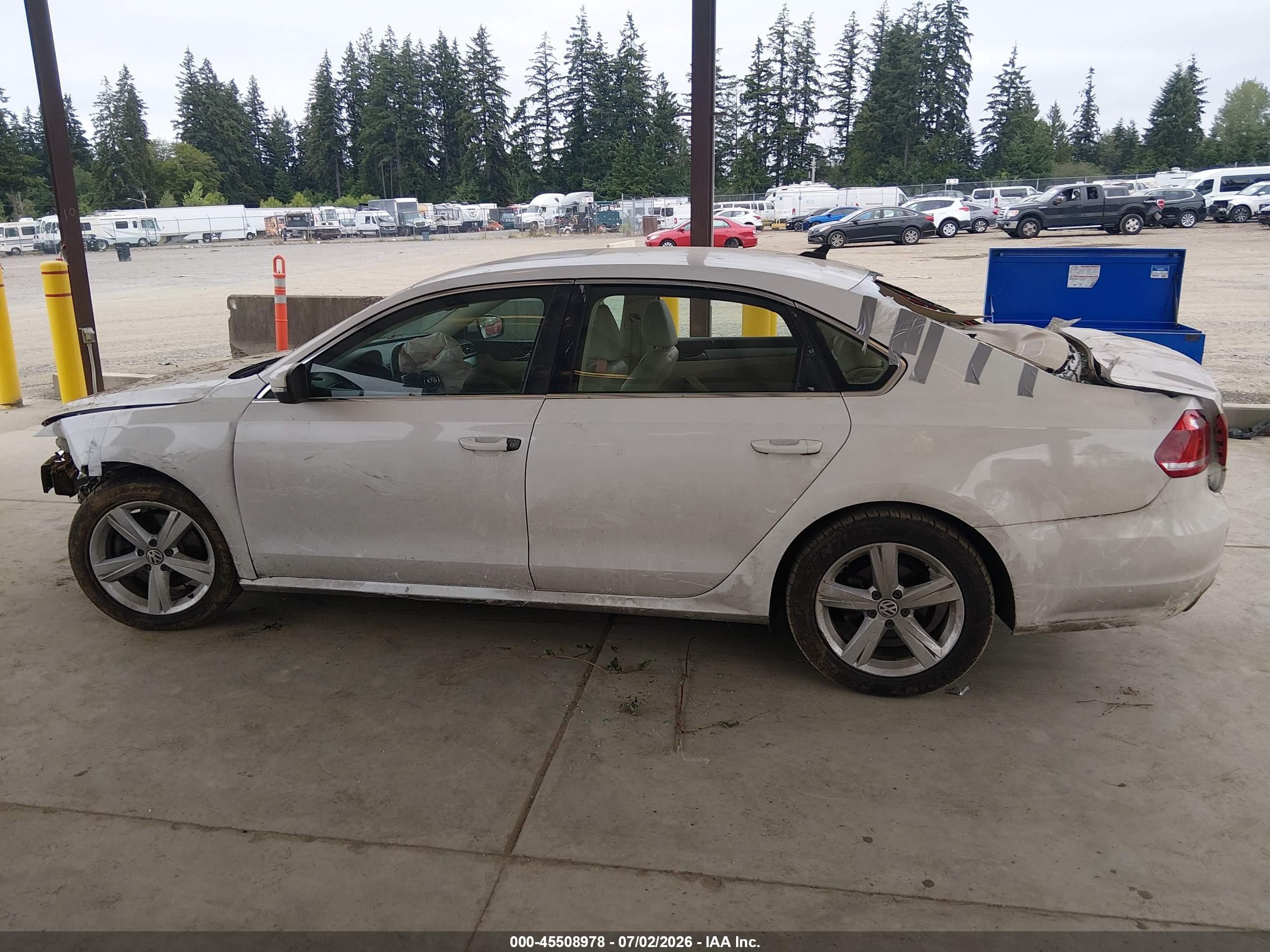 2013 Volkswagen Passat 2.5l Se White vin: 1VWBP7A36DC071310