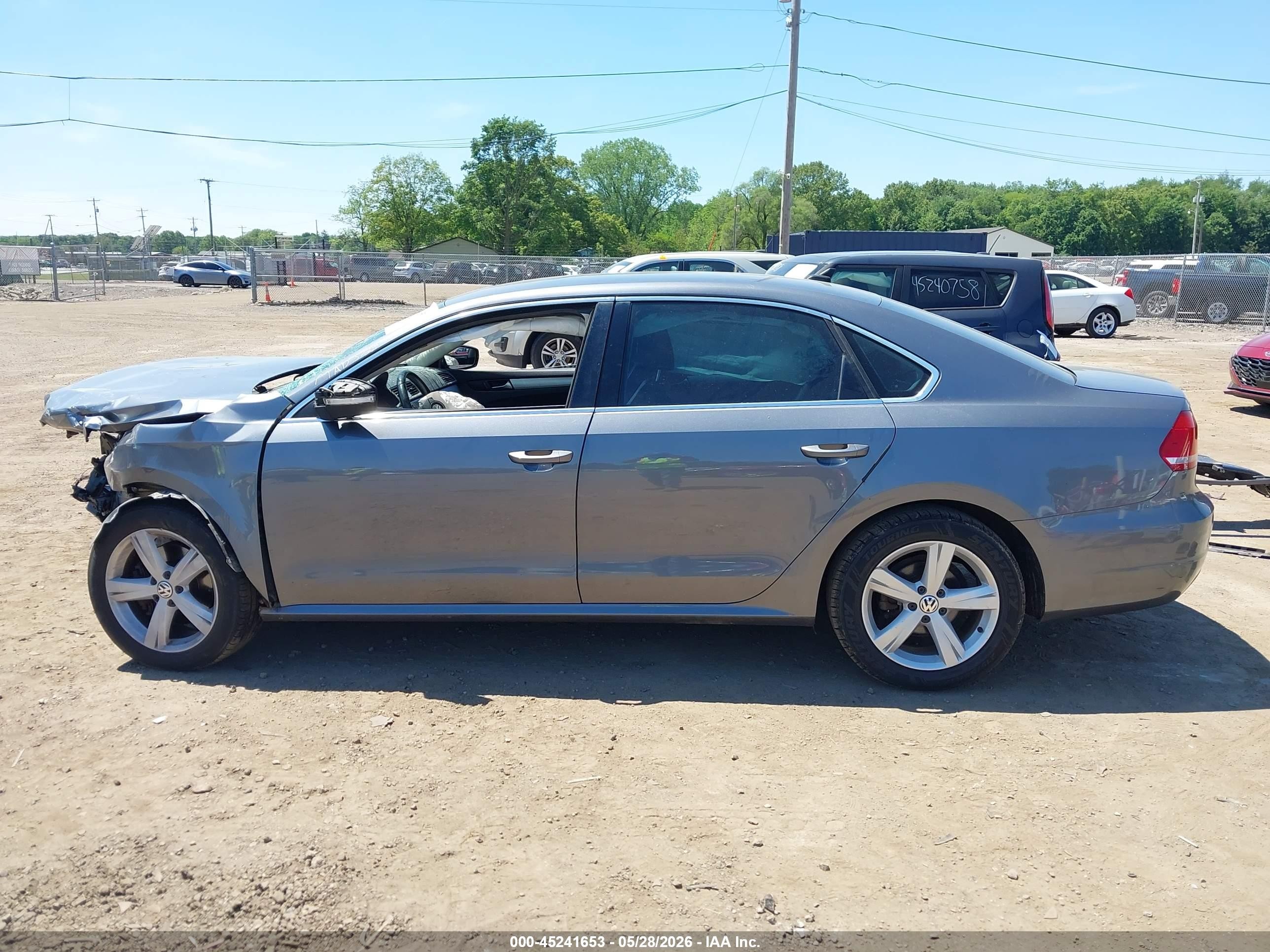 2013 Volkswagen Passat 2.5l Se Gray vin: 1VWBP7A36DC088382