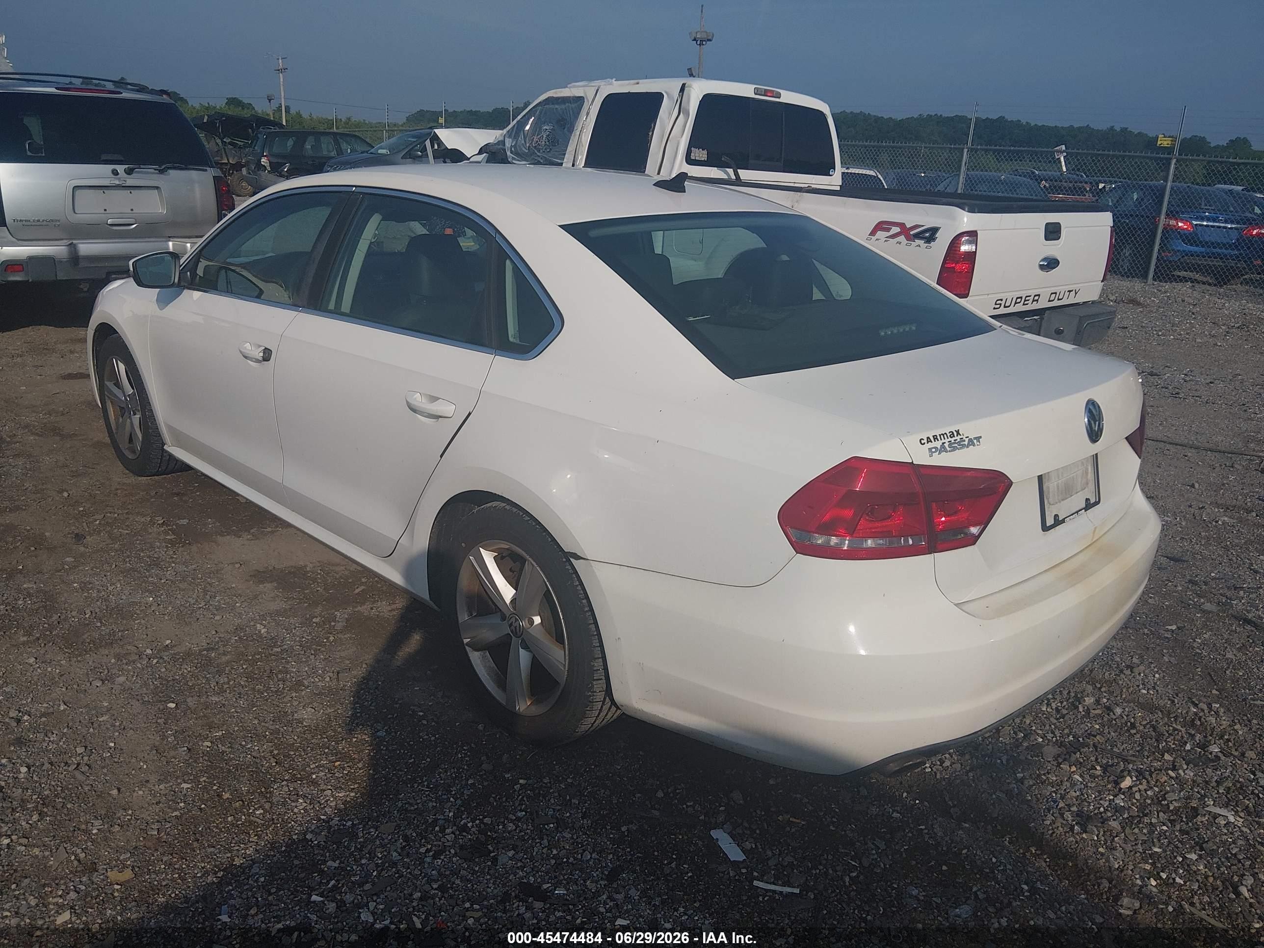 2013 Volkswagen Passat 2.5l Se White vin: 1VWBP7A36DC097325
