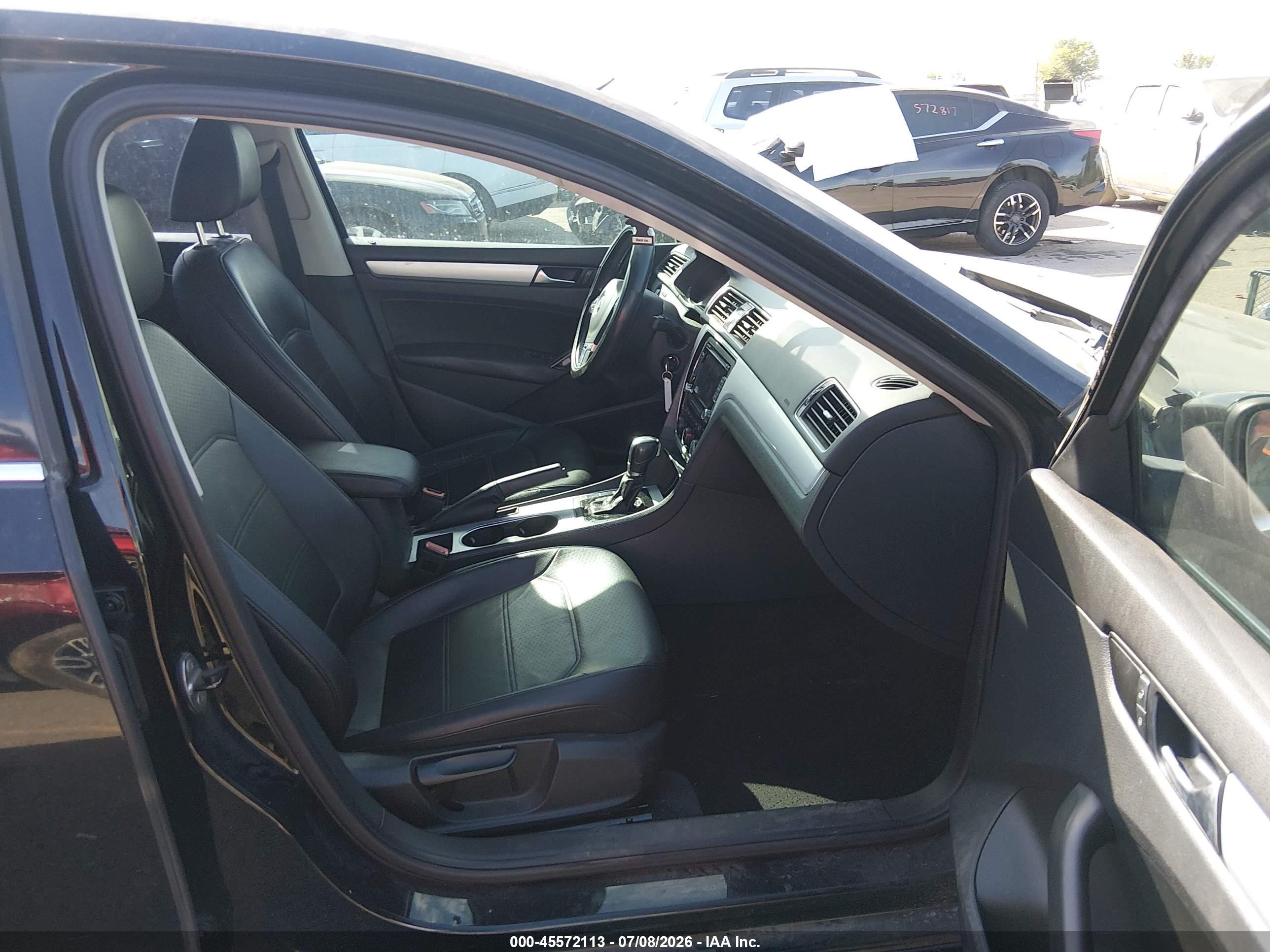2013 Volkswagen Passat 2.5l Se Black vin: 1VWBP7A36DC127665