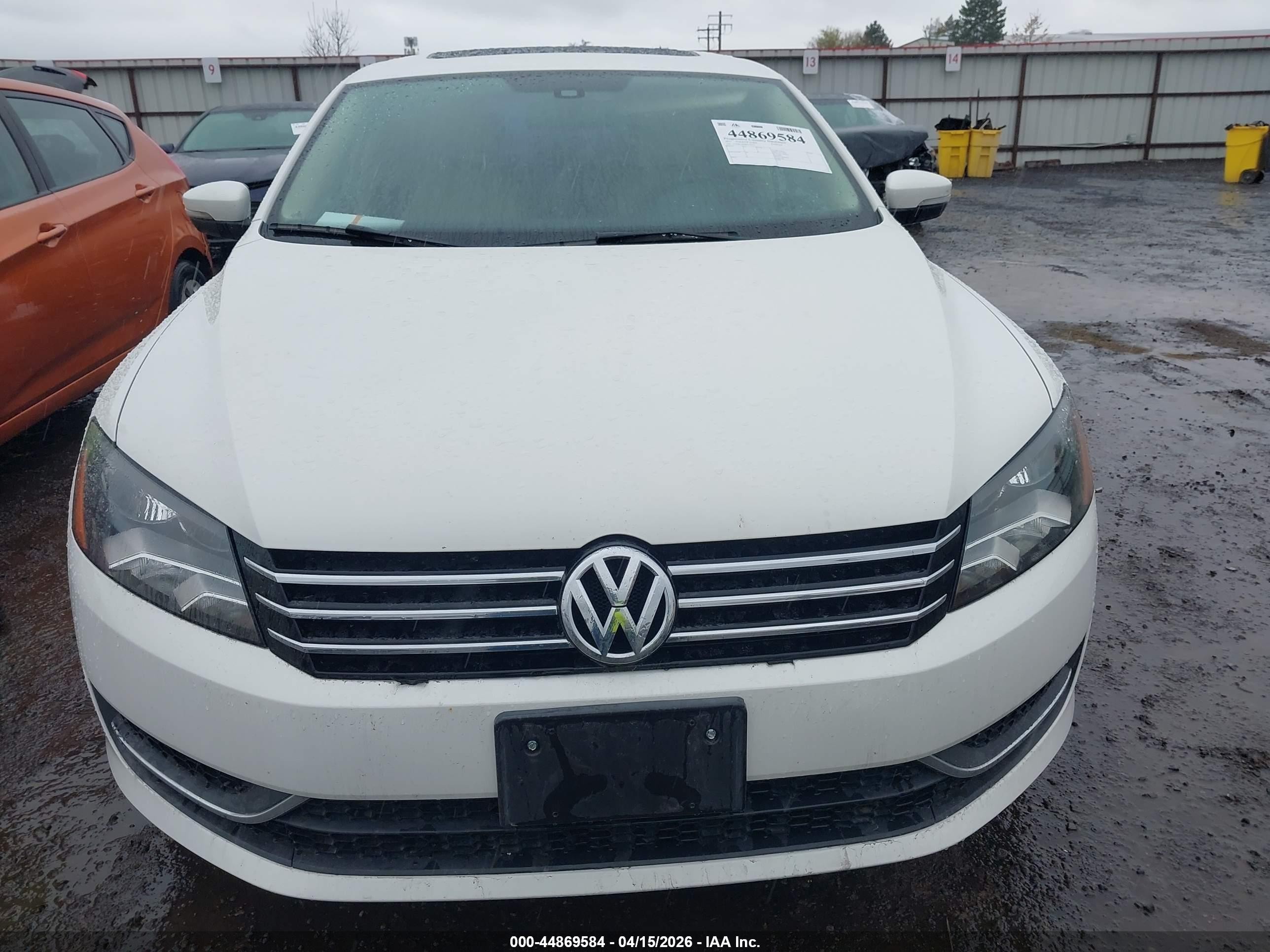 2013 Volkswagen Passat 2.5l Se Белый vin: 1VWBP7A36DC139525