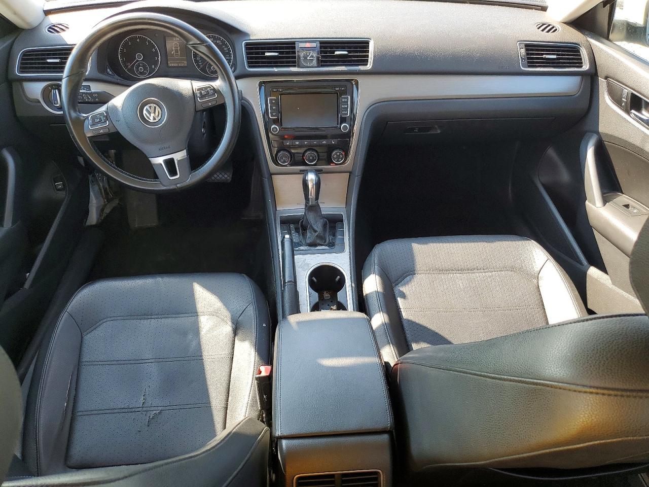 2014 Volkswagen Passat Se Белый vin: 1VWBP7A36EC016454