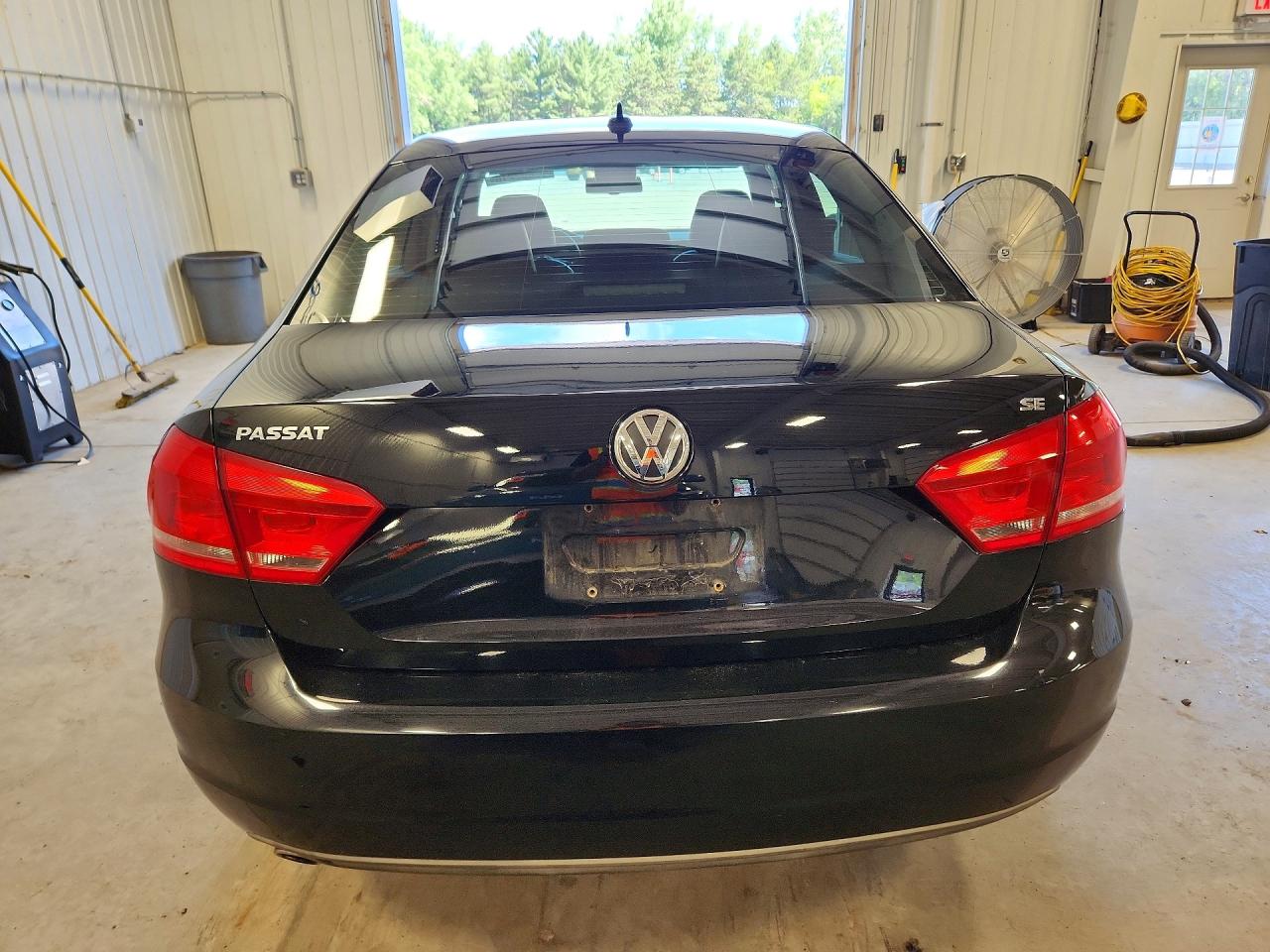 2012 Volkswagen Passat Se Черный vin: 1VWBP7A37CC009283