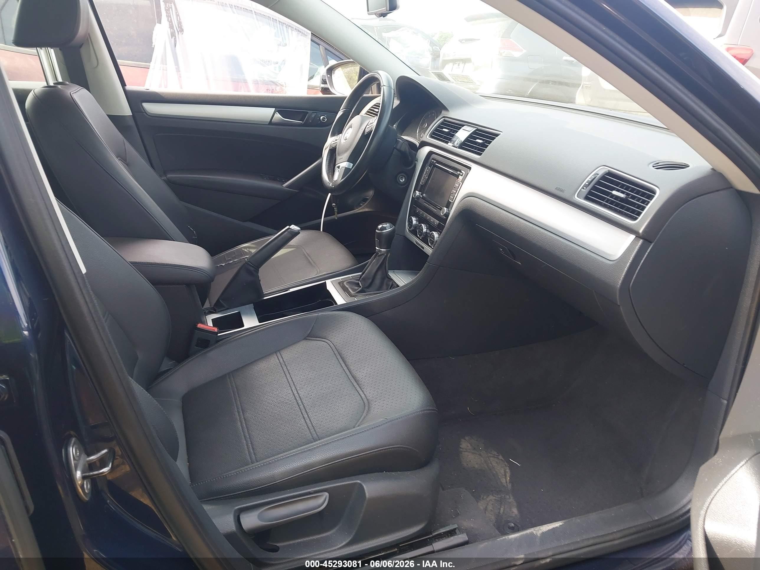 2012 Volkswagen Passat 2.5l Se Синий vin: 1VWBP7A37CC017819