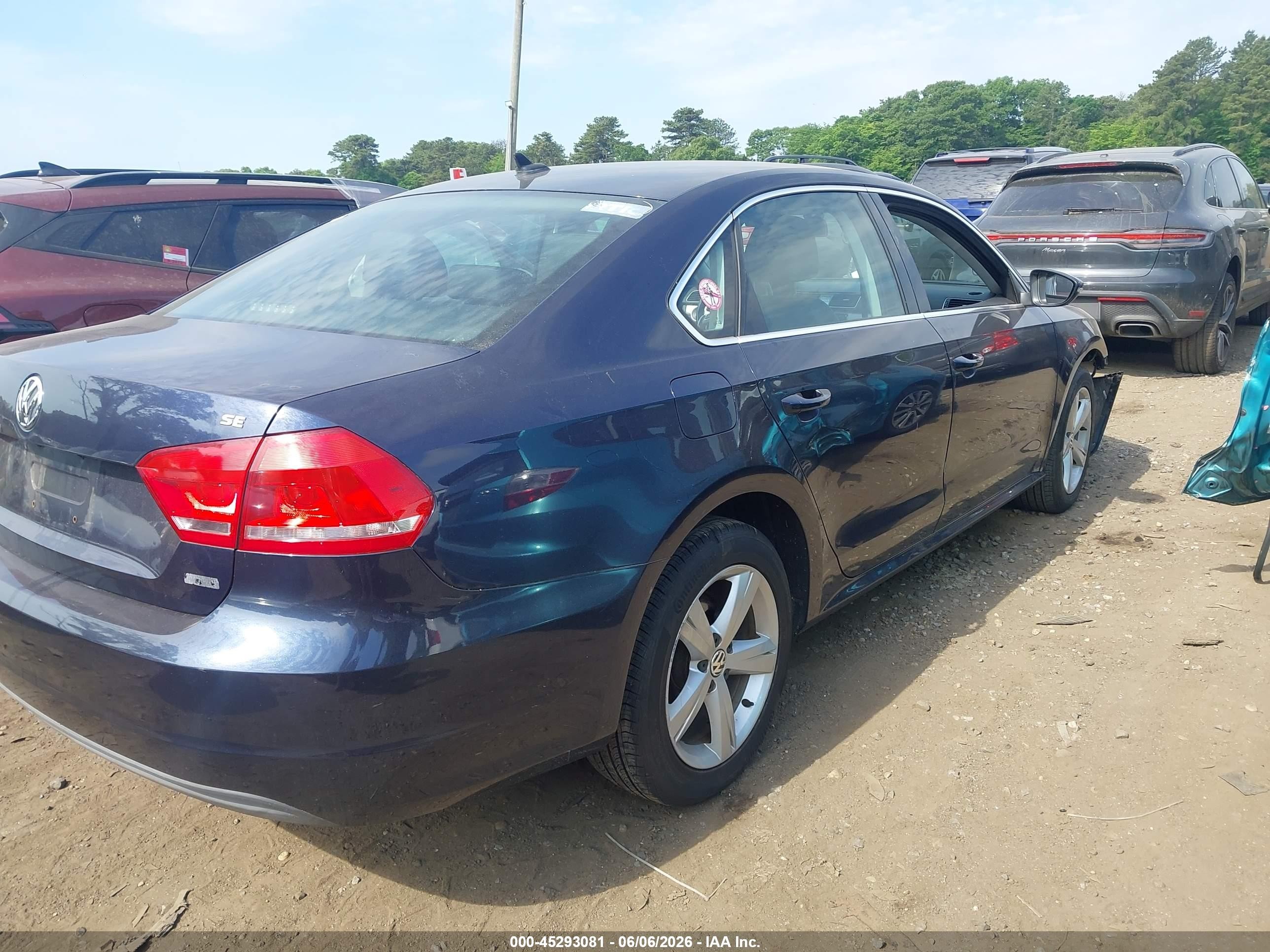 2012 Volkswagen Passat 2.5l Se Синий vin: 1VWBP7A37CC017819