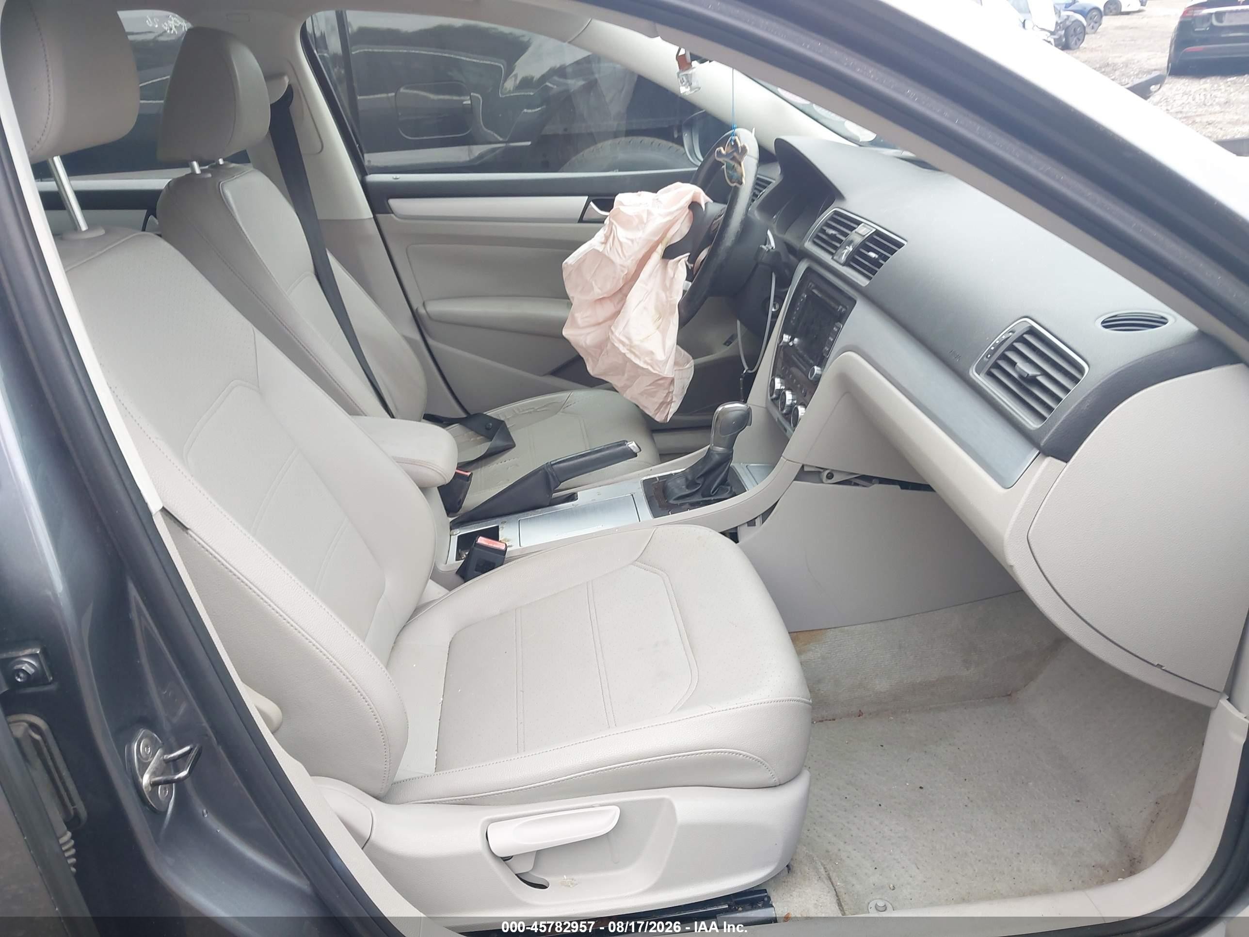 2012 Volkswagen Passat 2.5l Se Серебряный vin: 1VWBP7A37CC028612
