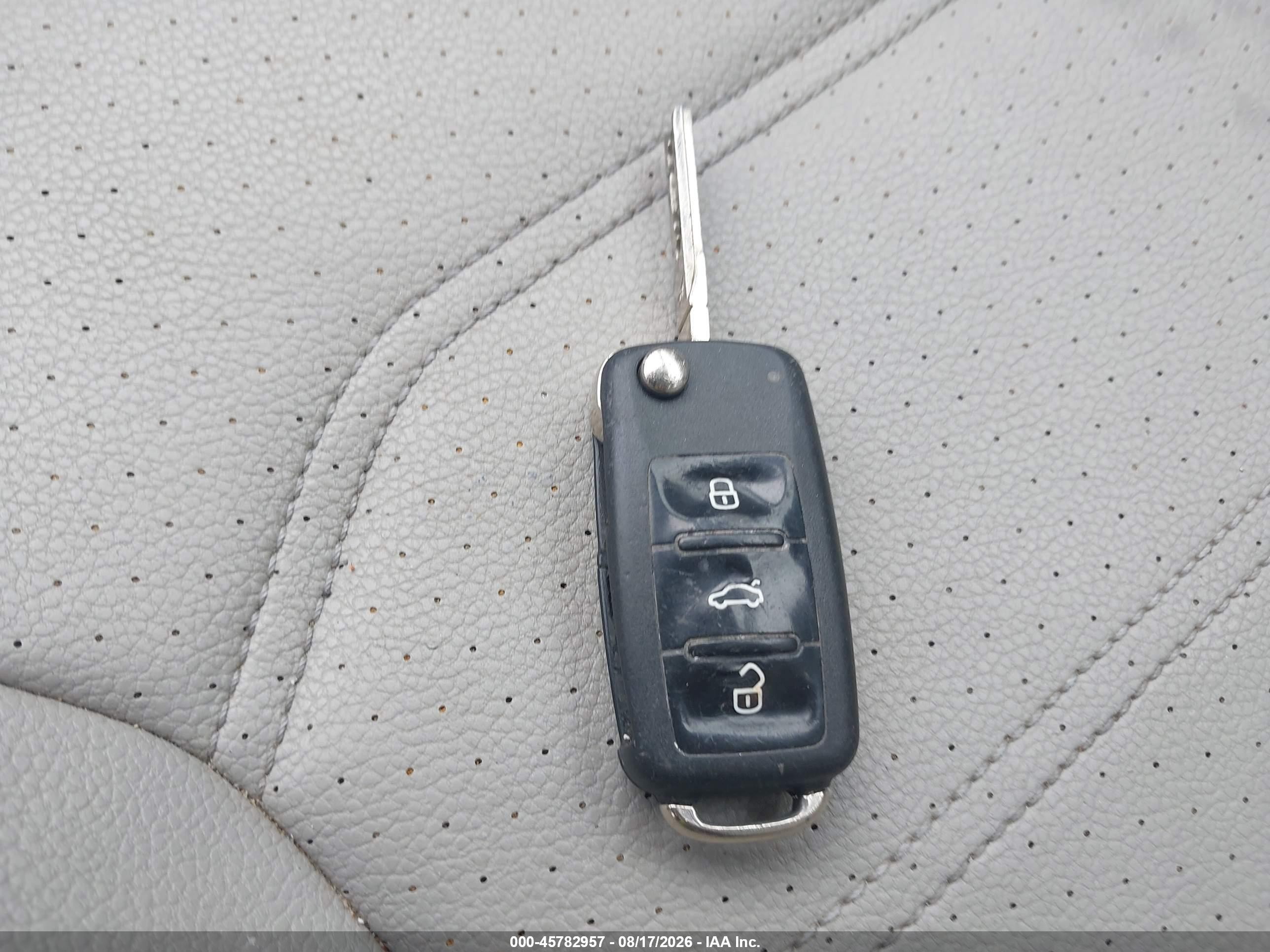 2012 Volkswagen Passat 2.5l Se Серебряный vin: 1VWBP7A37CC028612