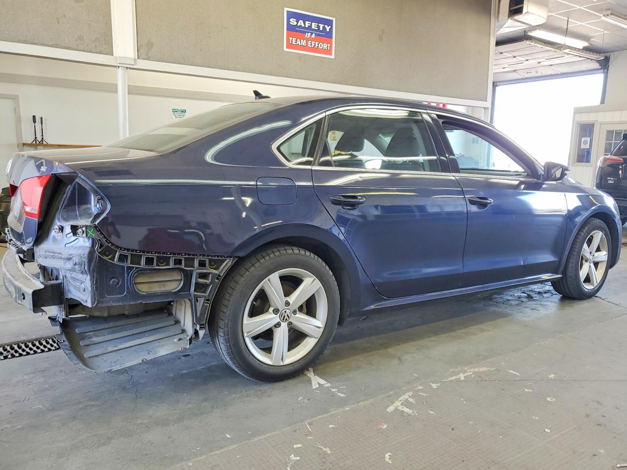 2012 Volkswagen Passat Se Blue vin: 1VWBP7A37CC040372