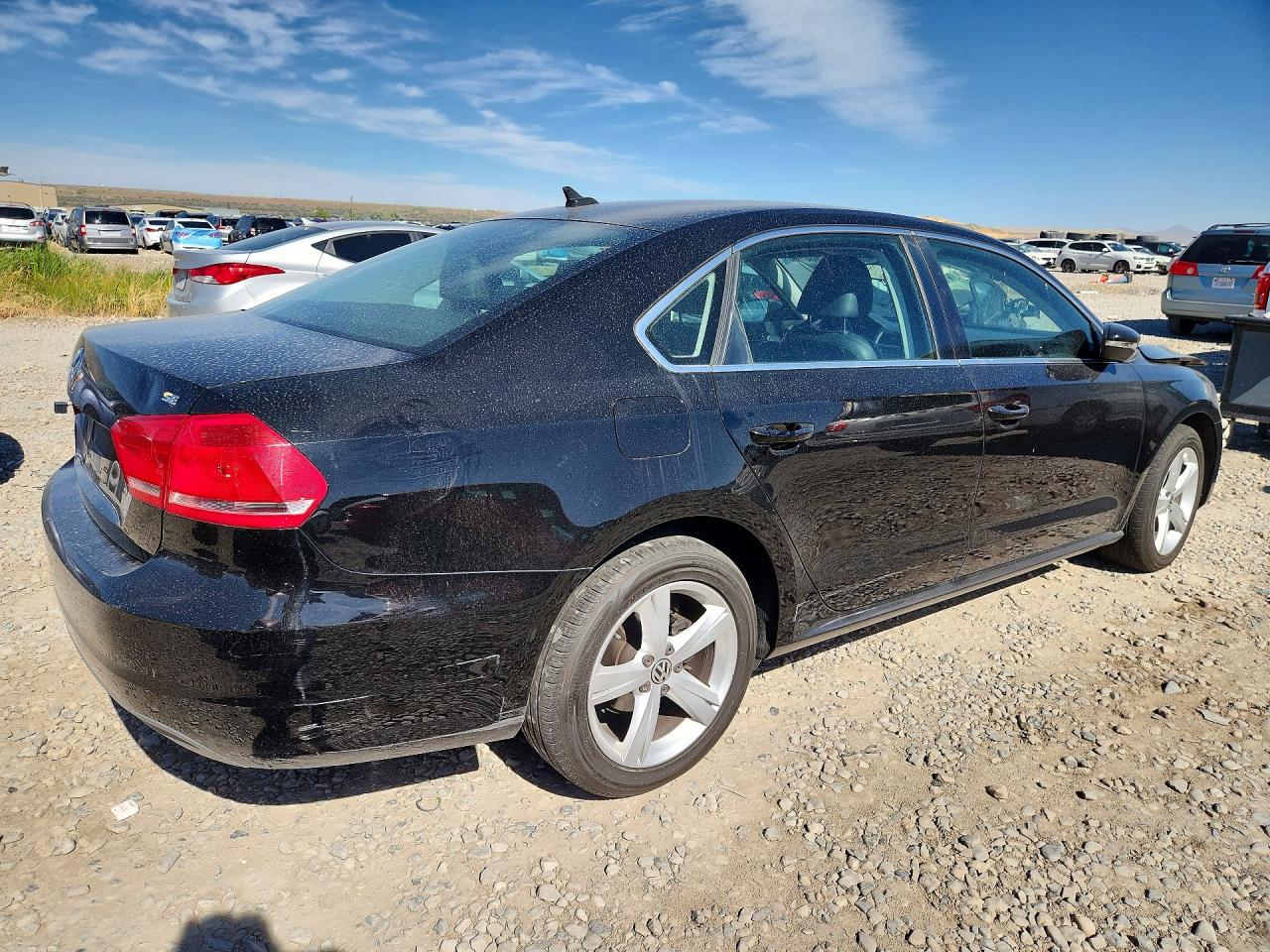 2012 Volkswagen Passat Se Black vin: 1VWBP7A37CC044227