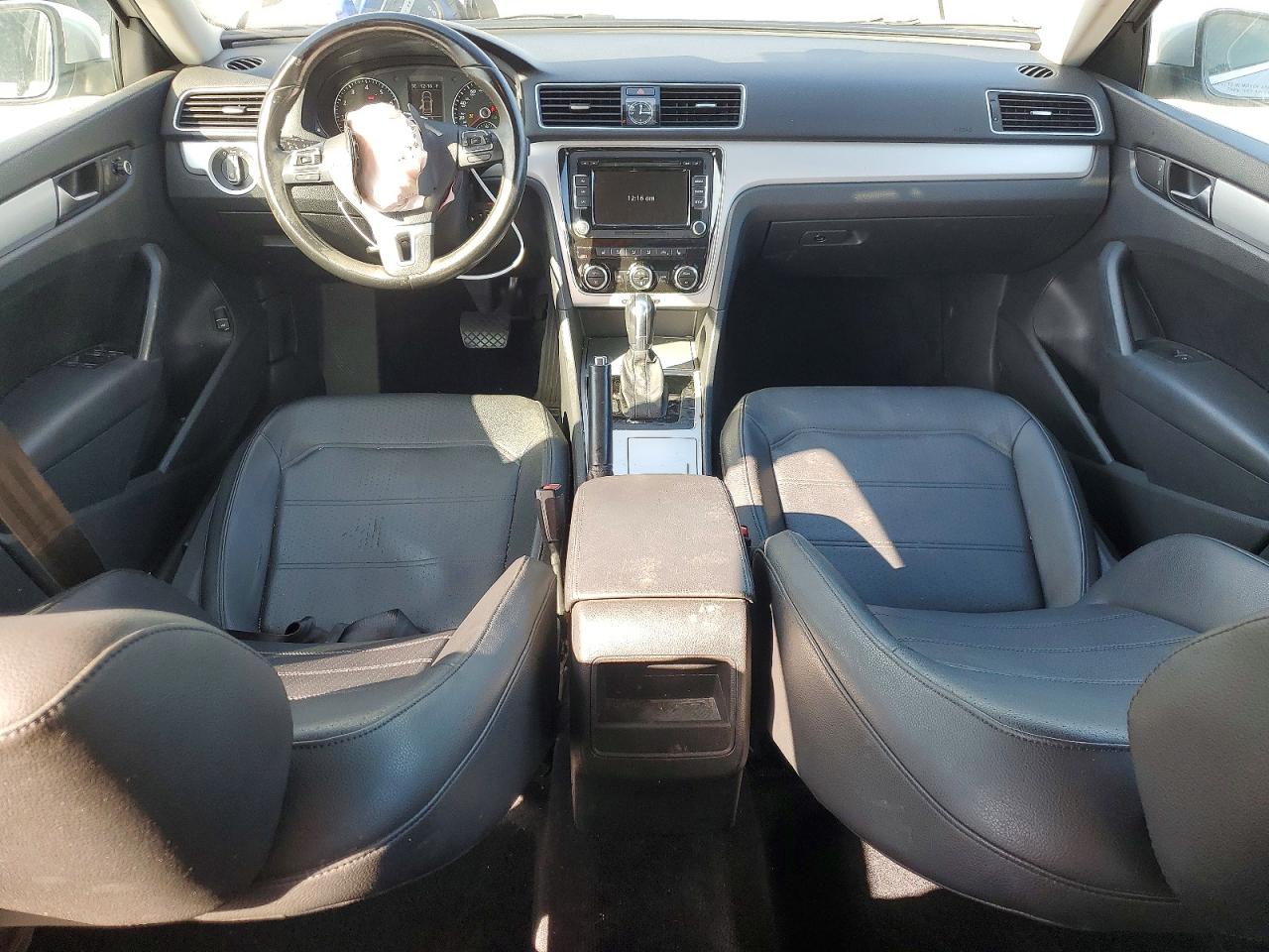 2012 Volkswagen Passat Se Silver vin: 1VWBP7A37CC051159