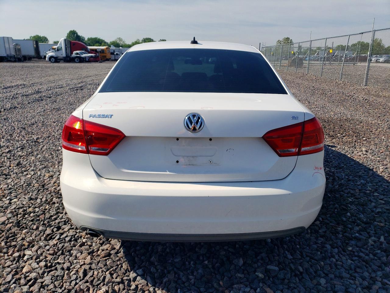 2012 Volkswagen Passat Se White vin: 1VWBP7A37CC079687