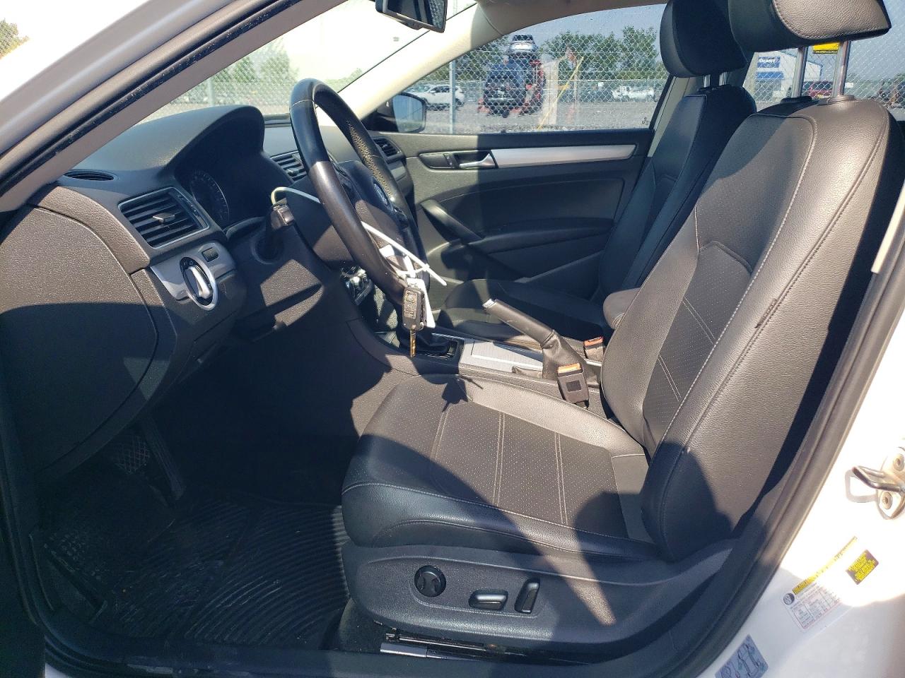2012 Volkswagen Passat Se White vin: 1VWBP7A37CC079687