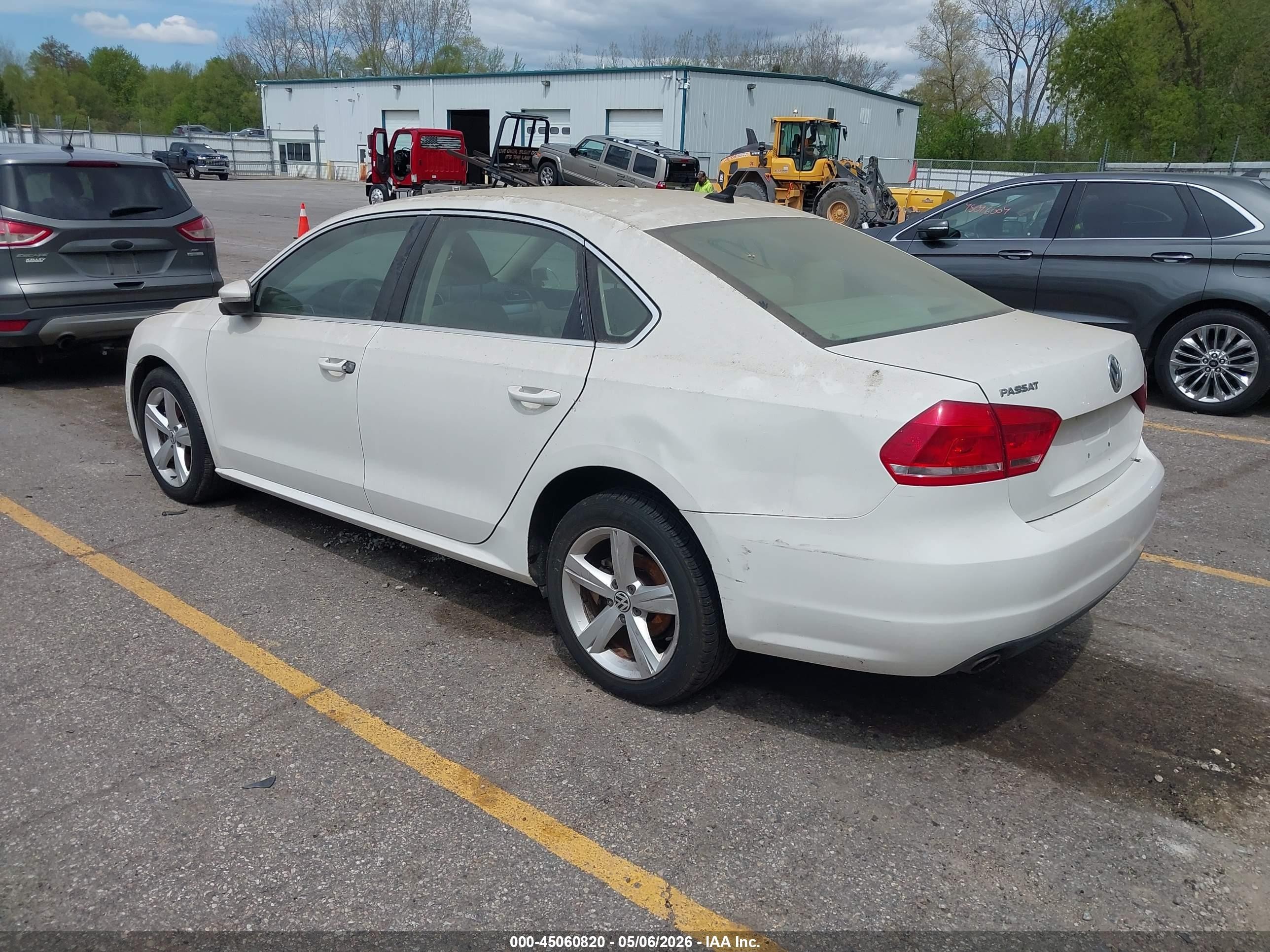 2012 Volkswagen Passat 2.5l Se Белый vin: 1VWBP7A37CC094884