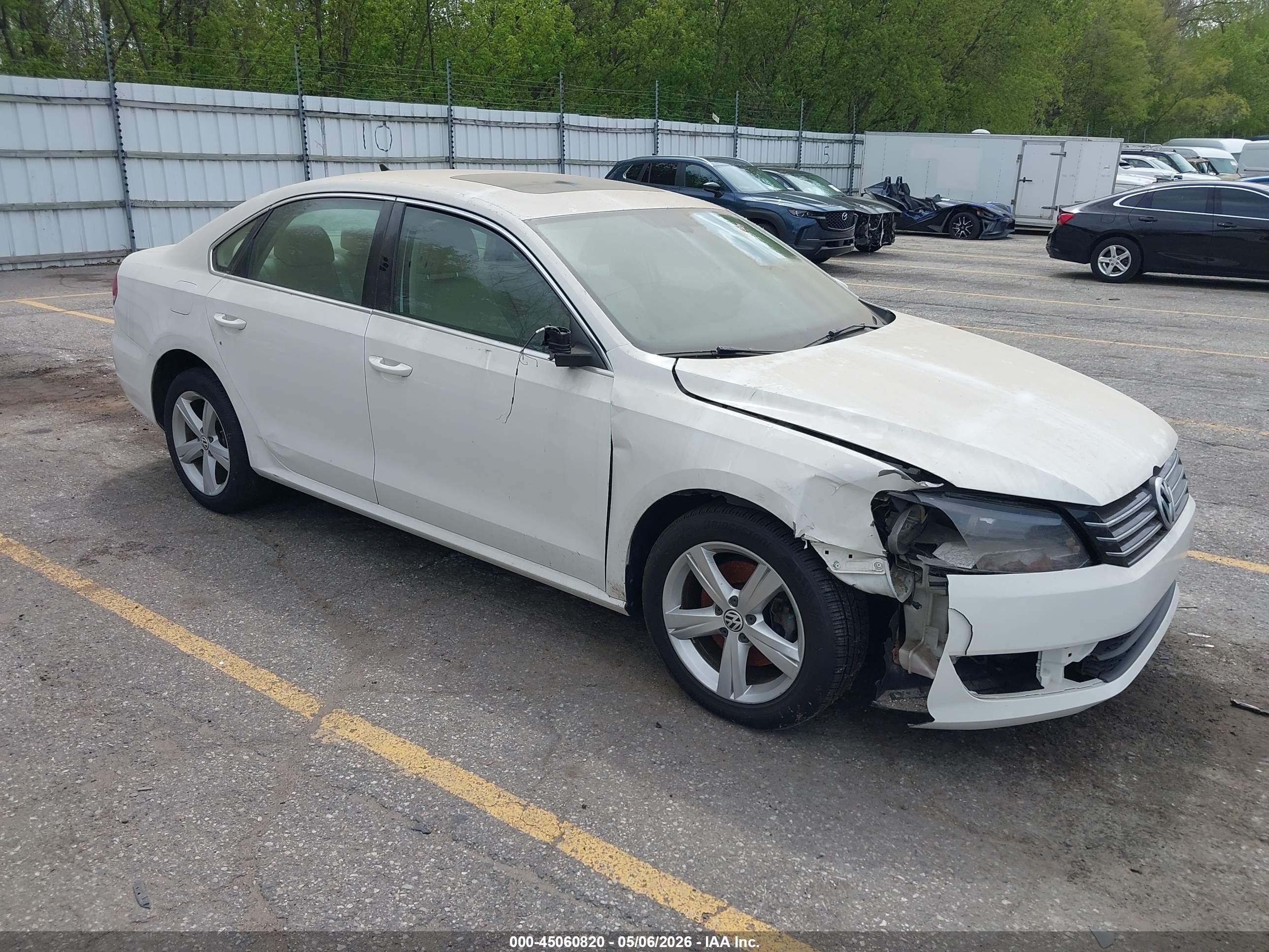 2012 Volkswagen Passat 2.5l Se White vin: 1VWBP7A37CC094884