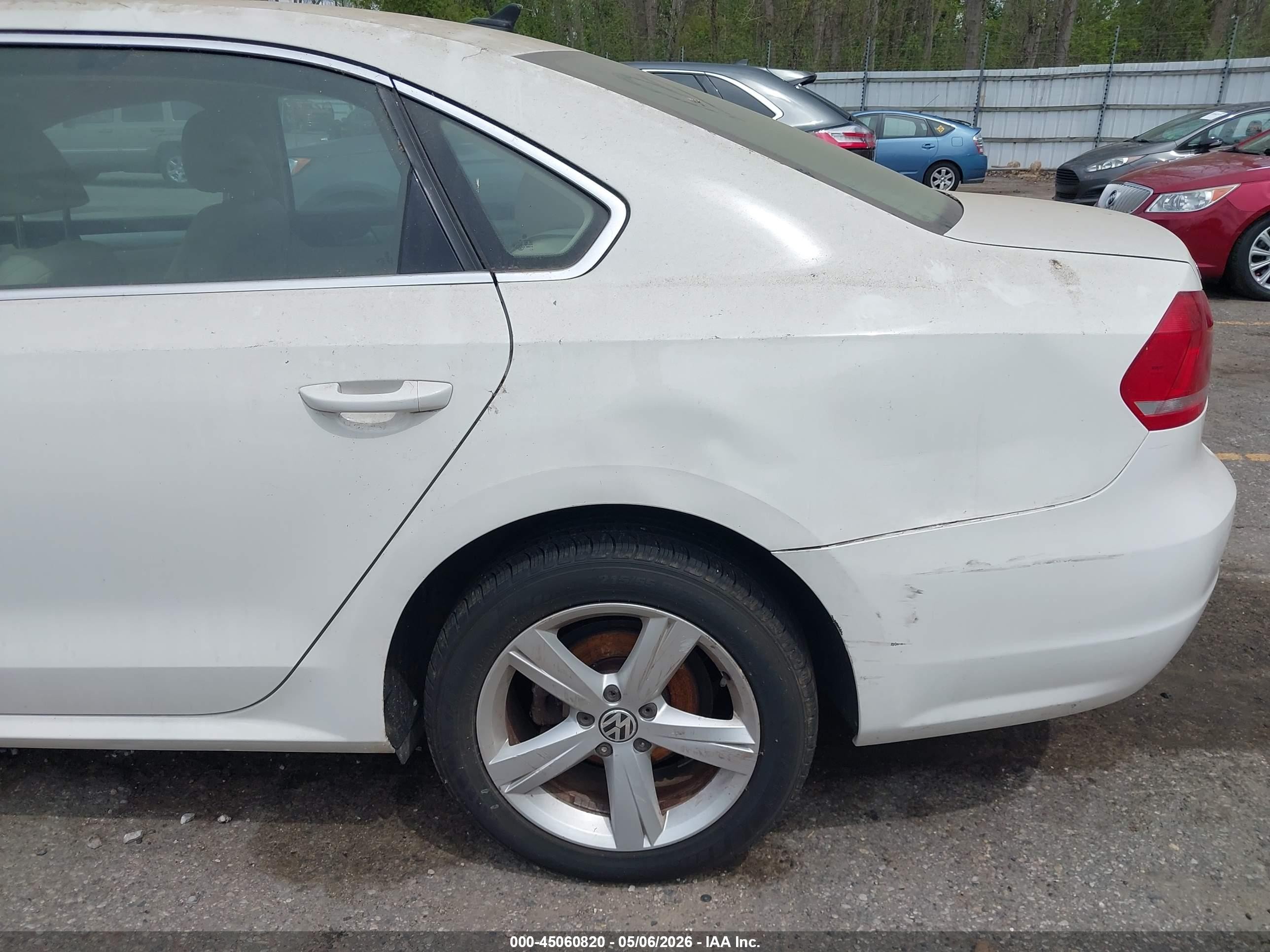 2012 Volkswagen Passat 2.5l Se Белый vin: 1VWBP7A37CC094884