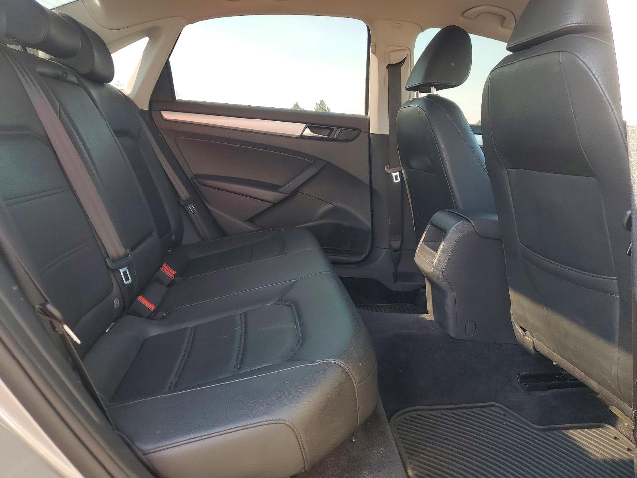2012 Volkswagen Passat Se Silver vin: 1VWBP7A37CC099986