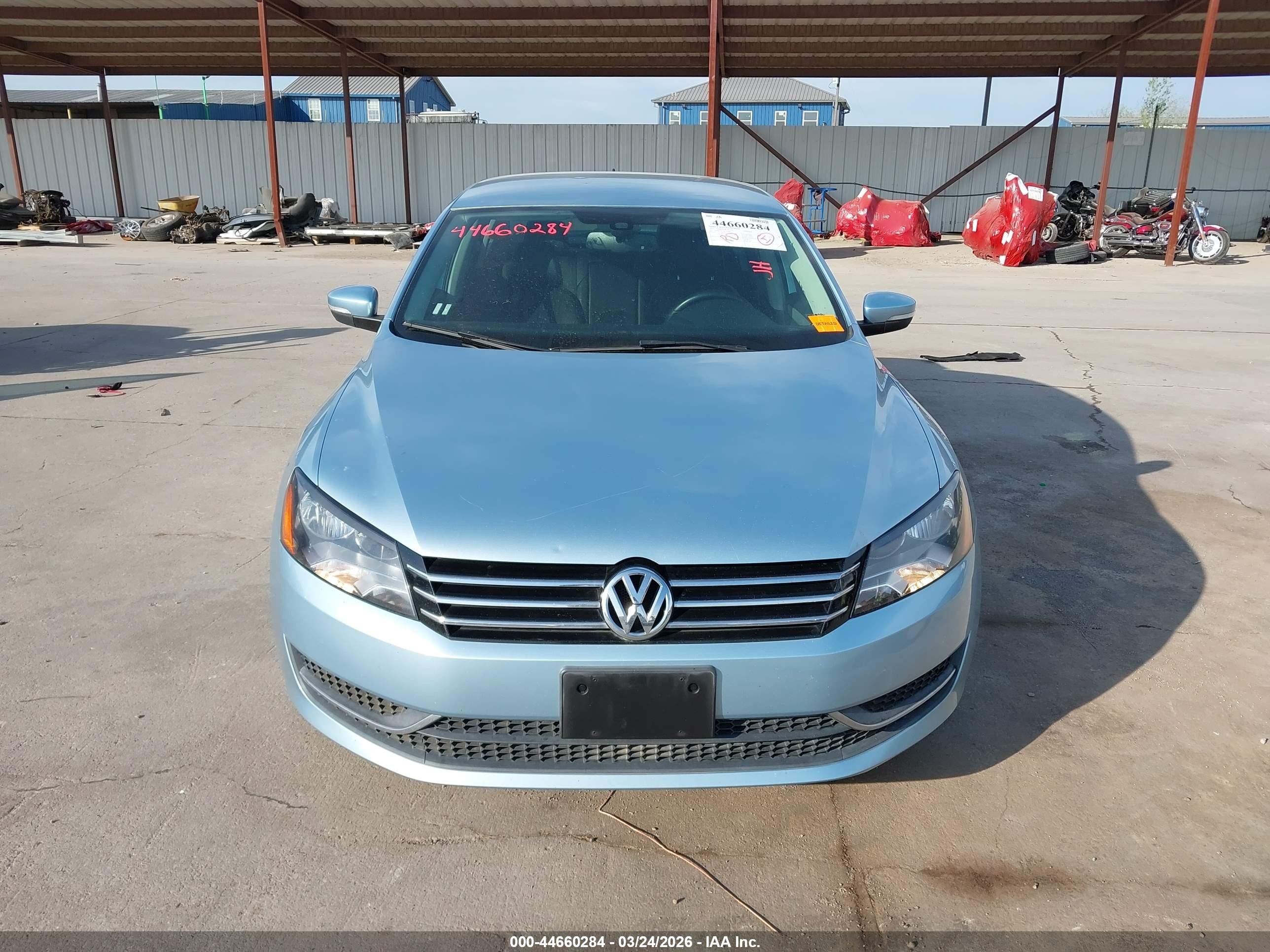 2013 Volkswagen Passat 2.5l Se Blue vin: 1VWBP7A37DC010855