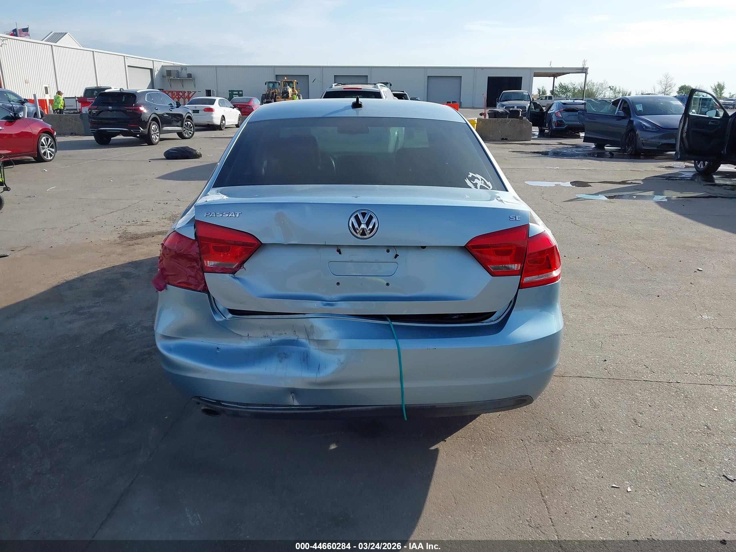 2013 Volkswagen Passat 2.5l Se Blue vin: 1VWBP7A37DC010855