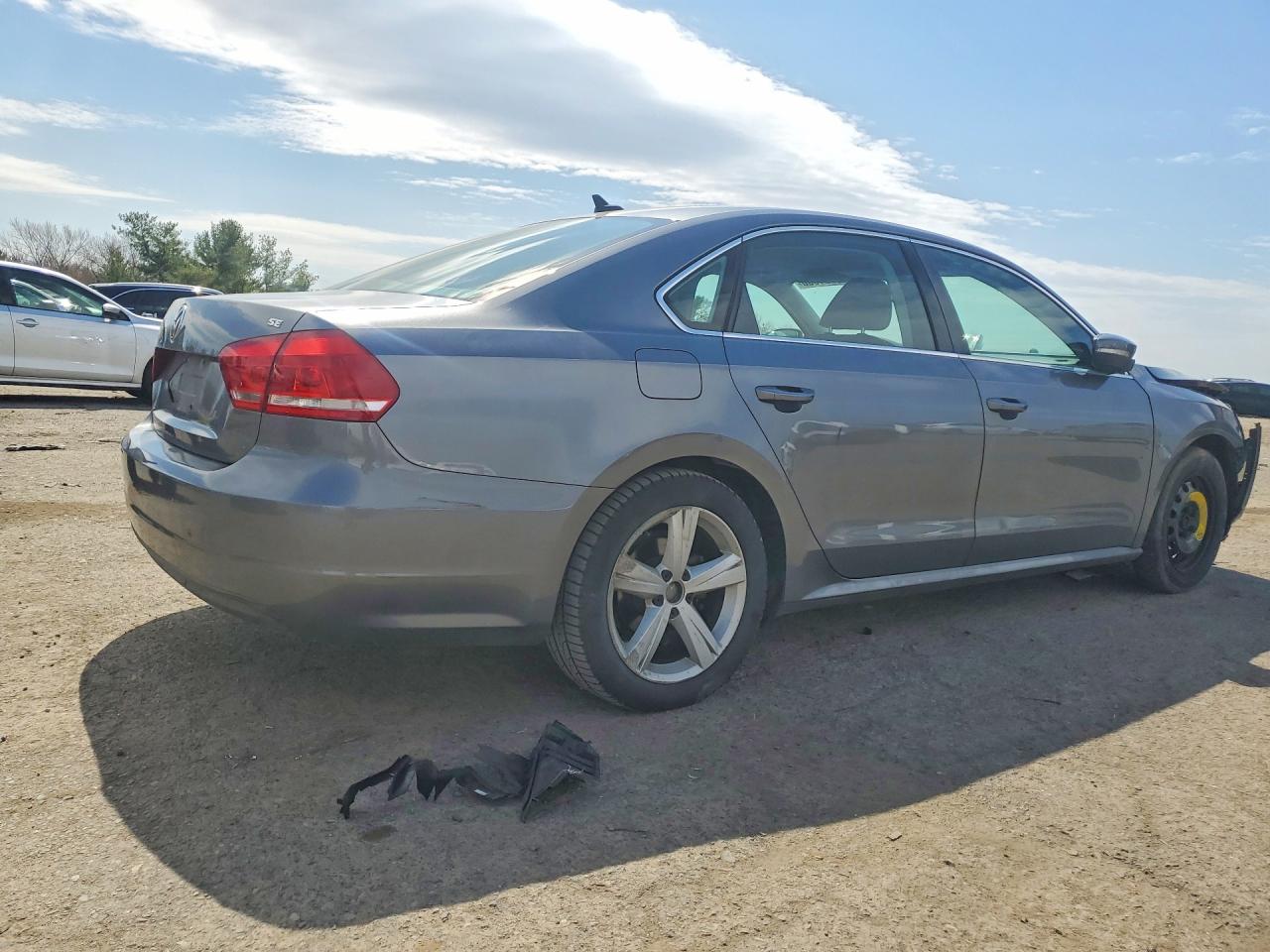 2013 Volkswagen Passat Se Gray vin: 1VWBP7A37DC017207