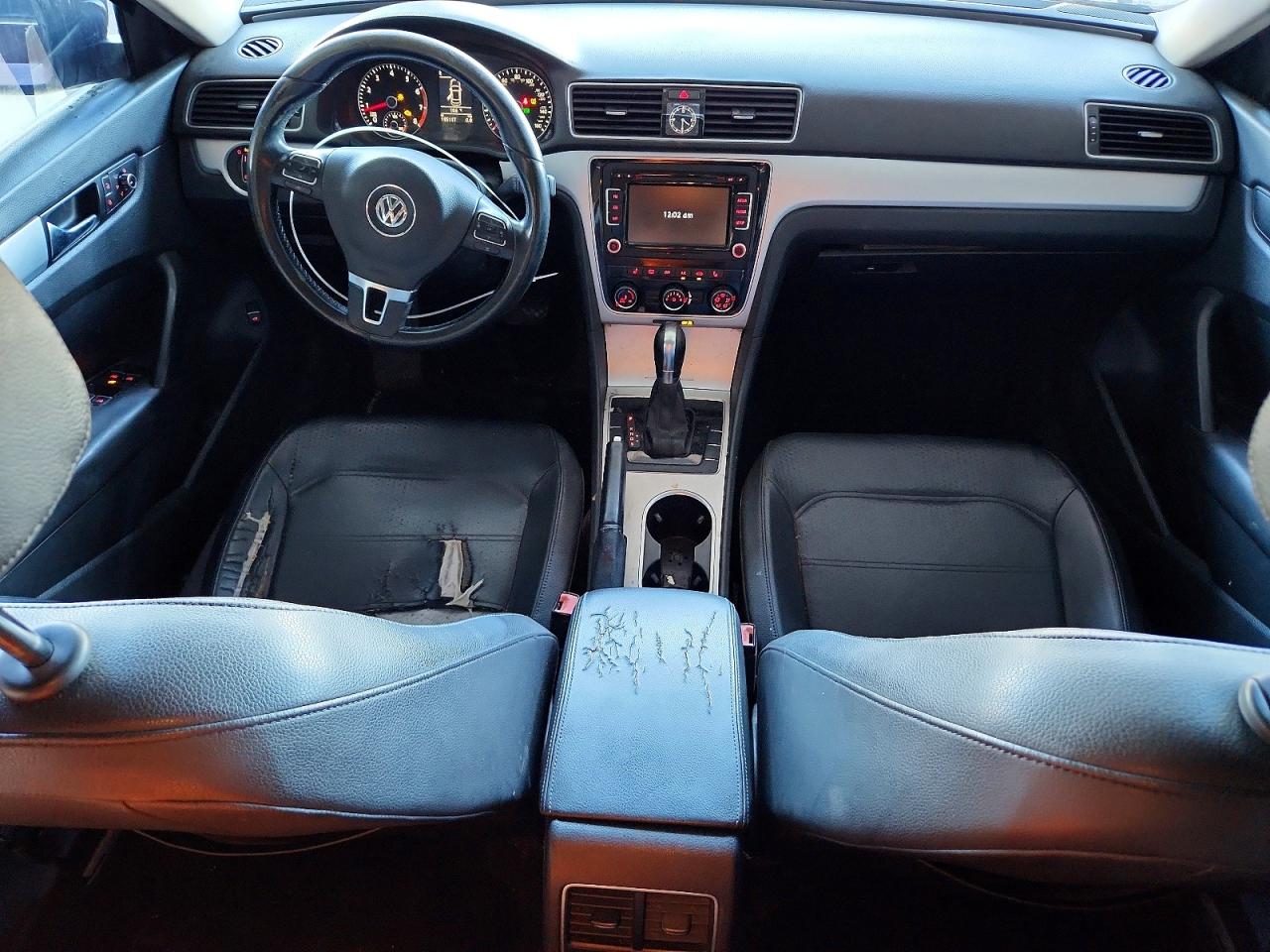 2013 Volkswagen Passat Se Maroon vin: 1VWBP7A37DC027042