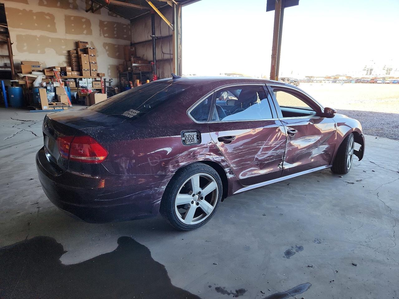 2013 Volkswagen Passat Se Maroon vin: 1VWBP7A37DC027042