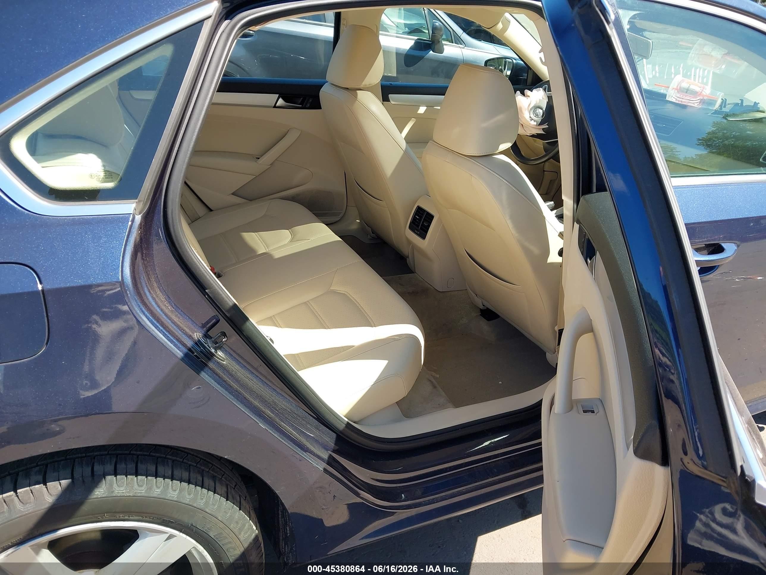 2013 Volkswagen Passat 2.5l Se Blue vin: 1VWBP7A37DC093803