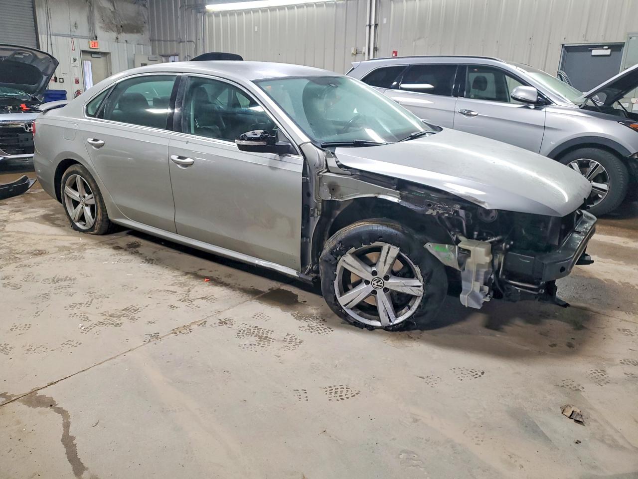 2013 Volkswagen Passat Se Silver vin: 1VWBP7A37DC097981