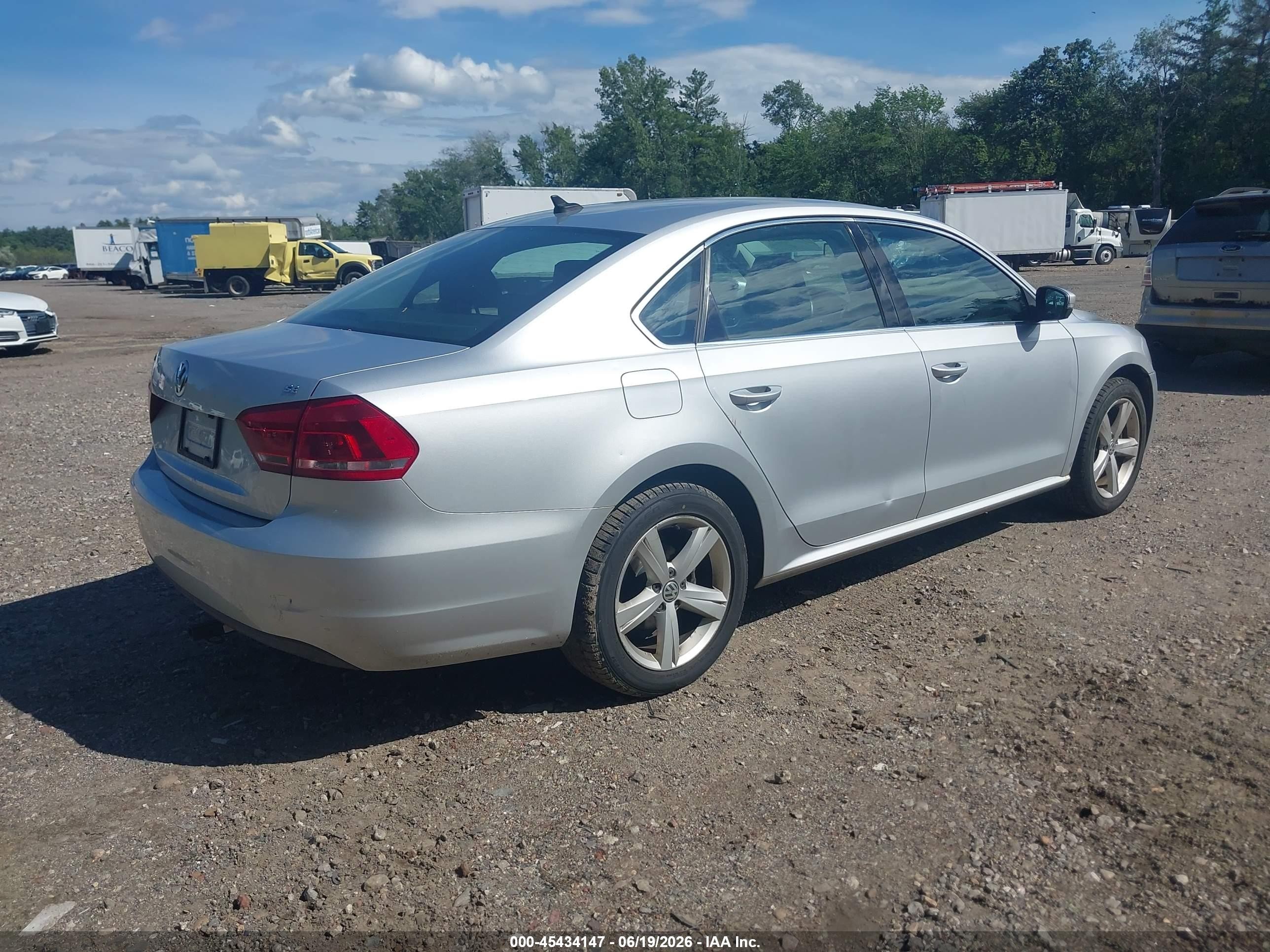 2013 Volkswagen Passat 2.5l Se Silver vin: 1VWBP7A37DC101513