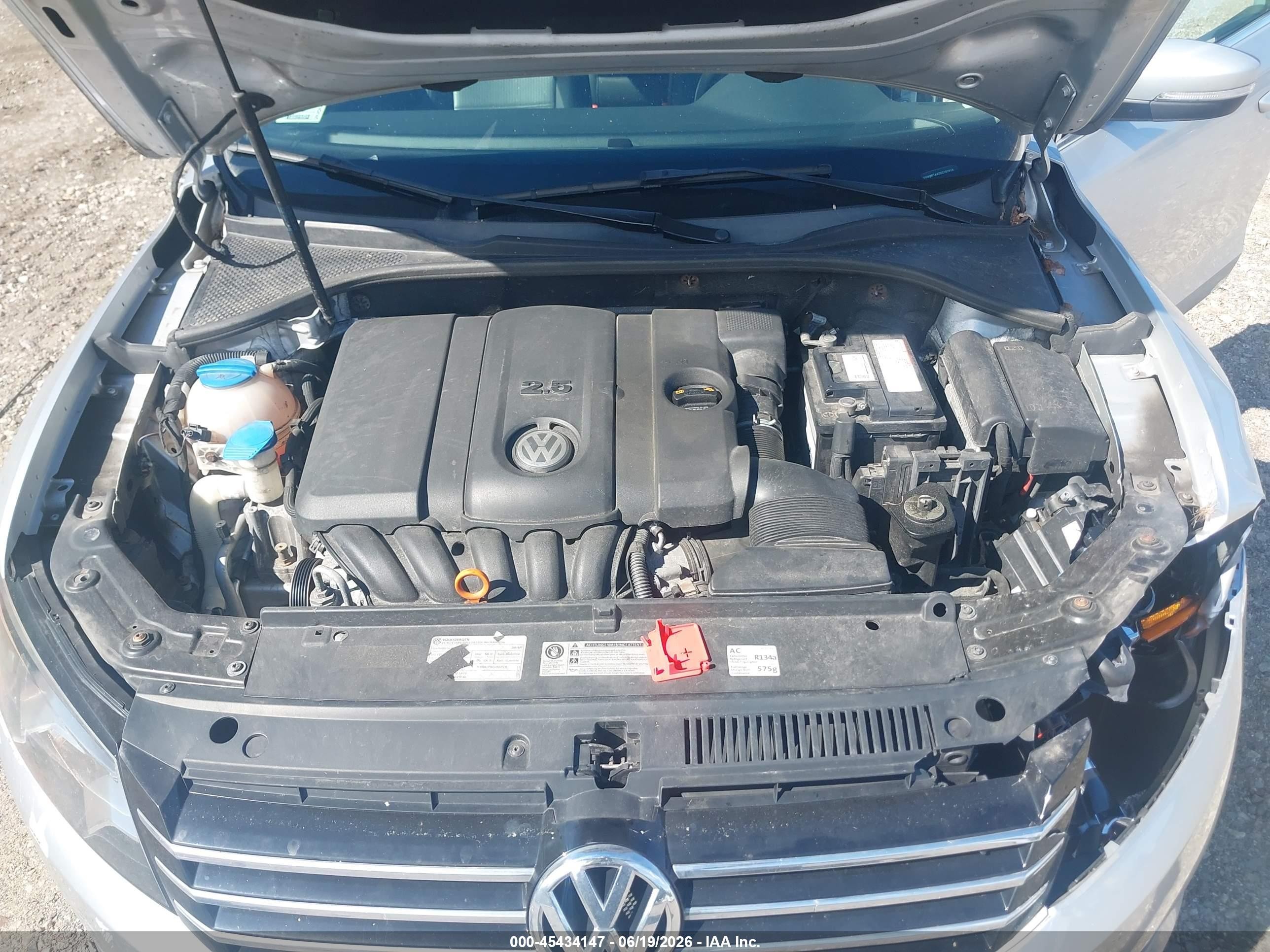 2013 Volkswagen Passat 2.5l Se Silver vin: 1VWBP7A37DC101513