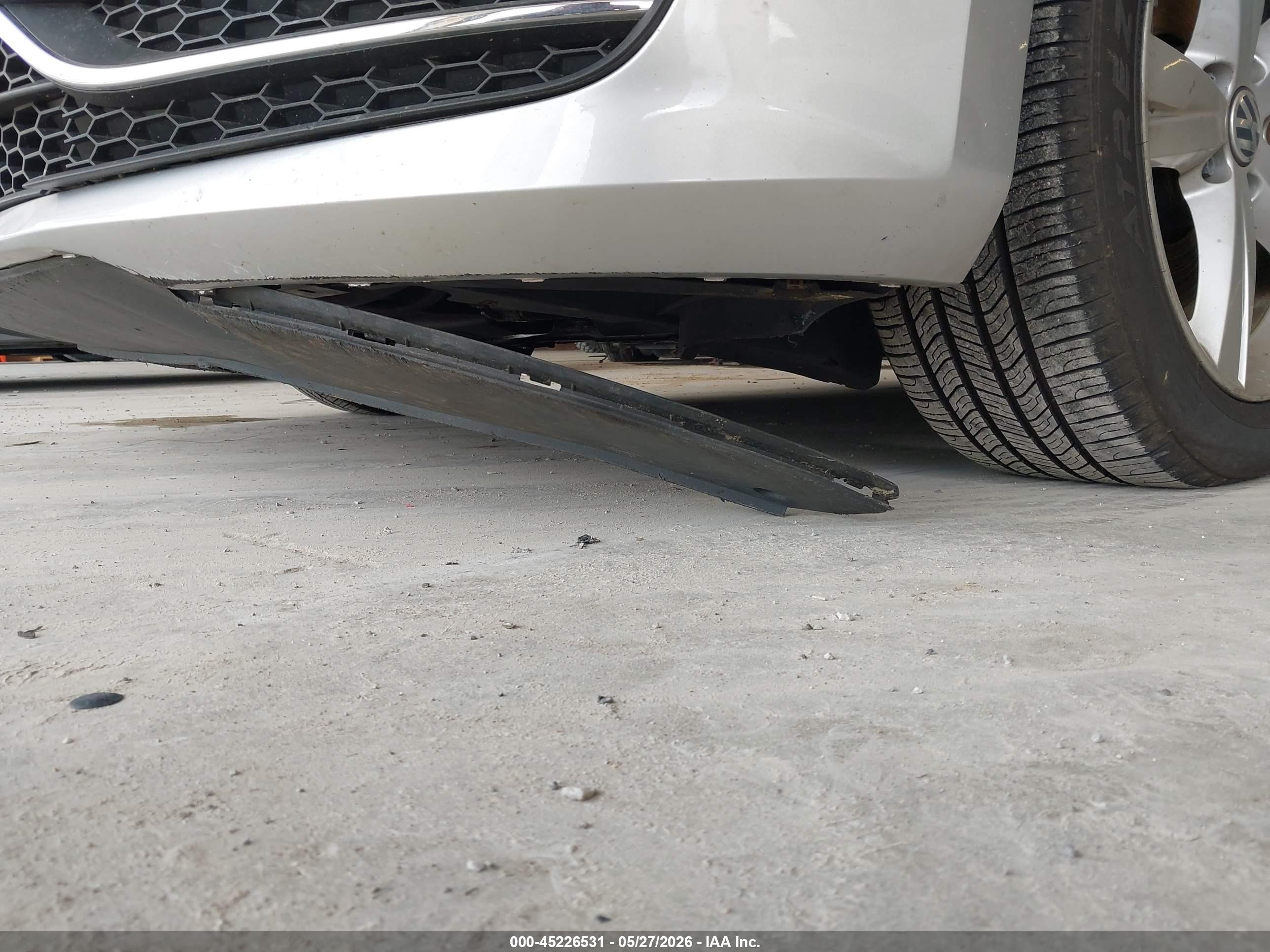 2013 Volkswagen Passat 2.5l Se Серебряный vin: 1VWBP7A37DC131689