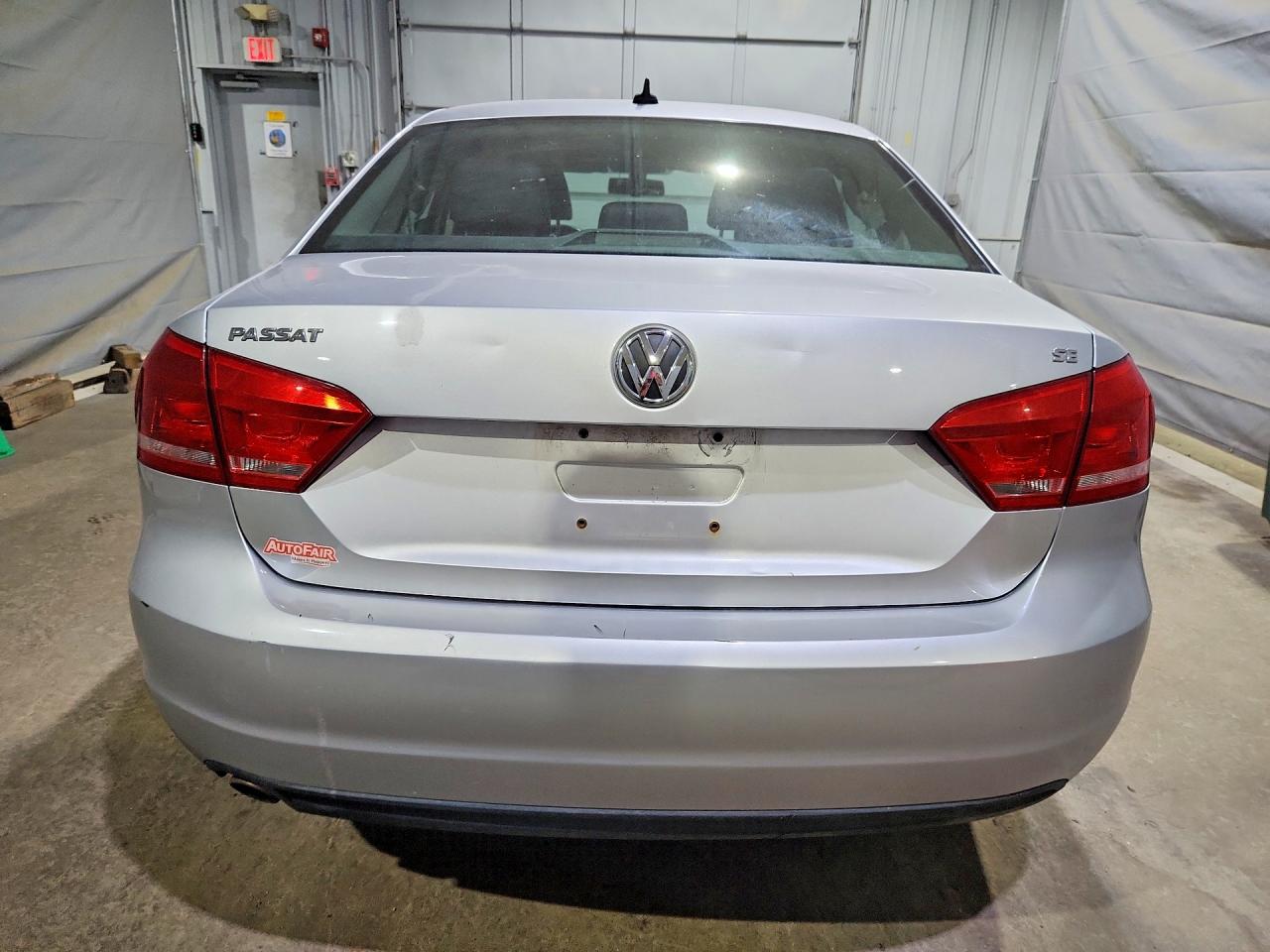 2013 Volkswagen Passat Se Серебряный vin: 1VWBP7A37DC143678