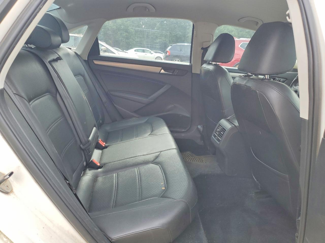 2014 Volkswagen Passat Se White vin: 1VWBP7A37EC002739