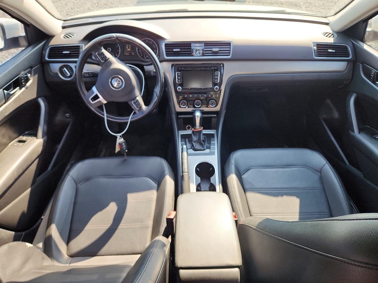 2014 Volkswagen Passat Se Белый vin: 1VWBP7A37EC004331