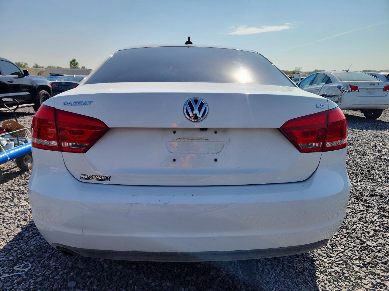 2014 Volkswagen Passat Se Белый vin: 1VWBP7A37EC004331