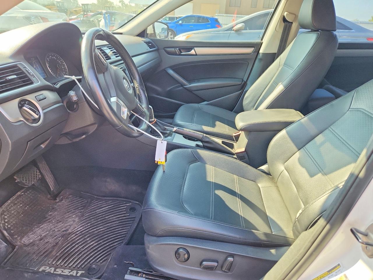 2014 Volkswagen Passat Se Белый vin: 1VWBP7A37EC004331