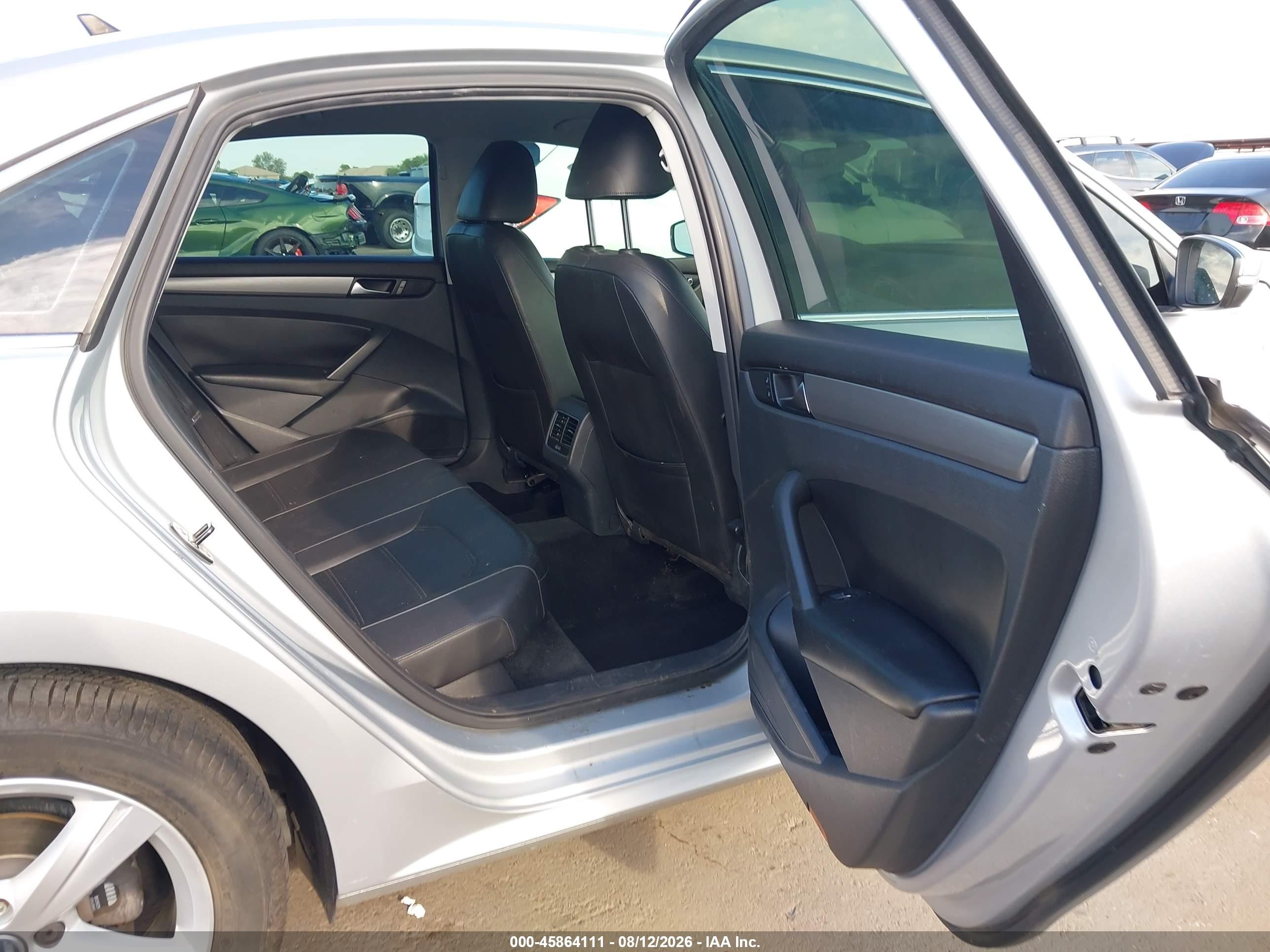 2014 Volkswagen Passat 2.5l Se Silver vin: 1VWBP7A37EC009125