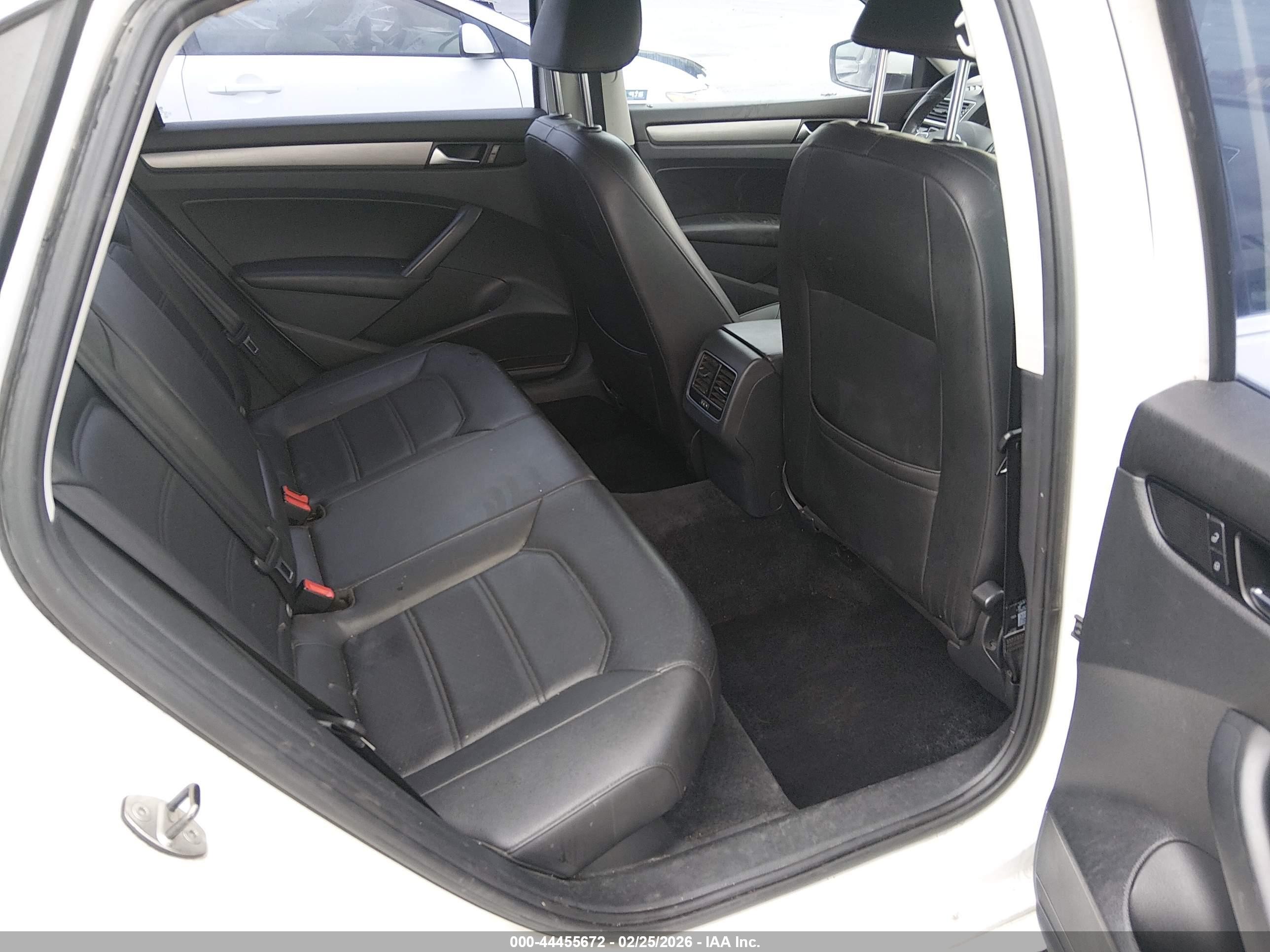 2014 Volkswagen Passat 2.5l Se White vin: 1VWBP7A37EC012297