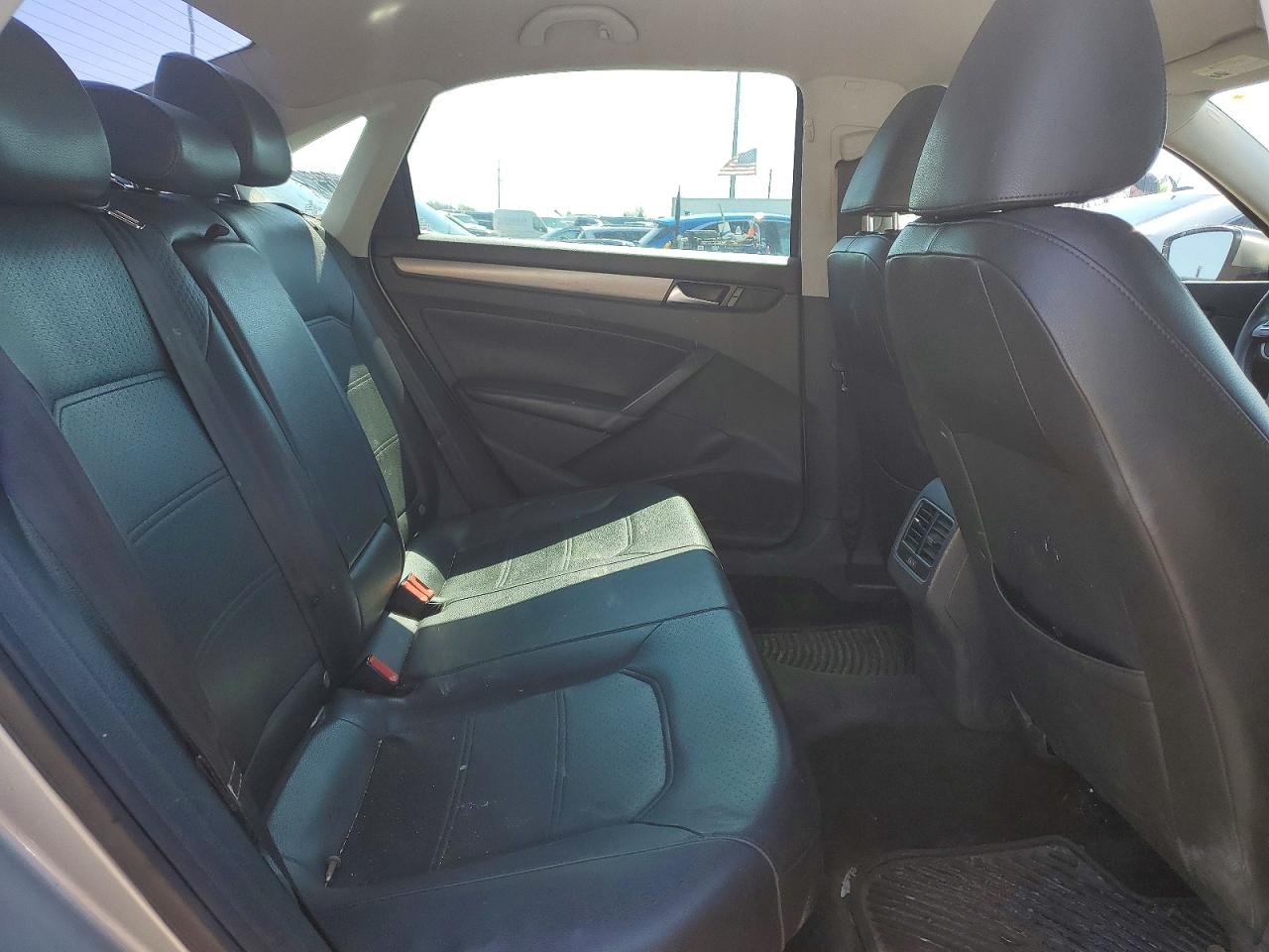 2014 Volkswagen Passat Se Silver vin: 1VWBP7A37EC015278