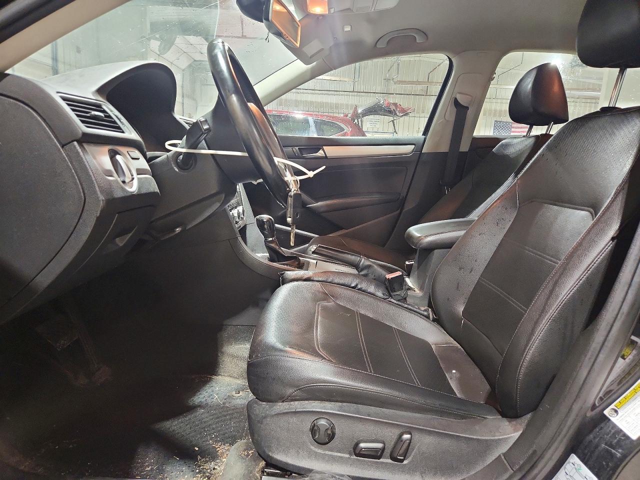 2012 Volkswagen Passat Se Black vin: 1VWBP7A38CC011866