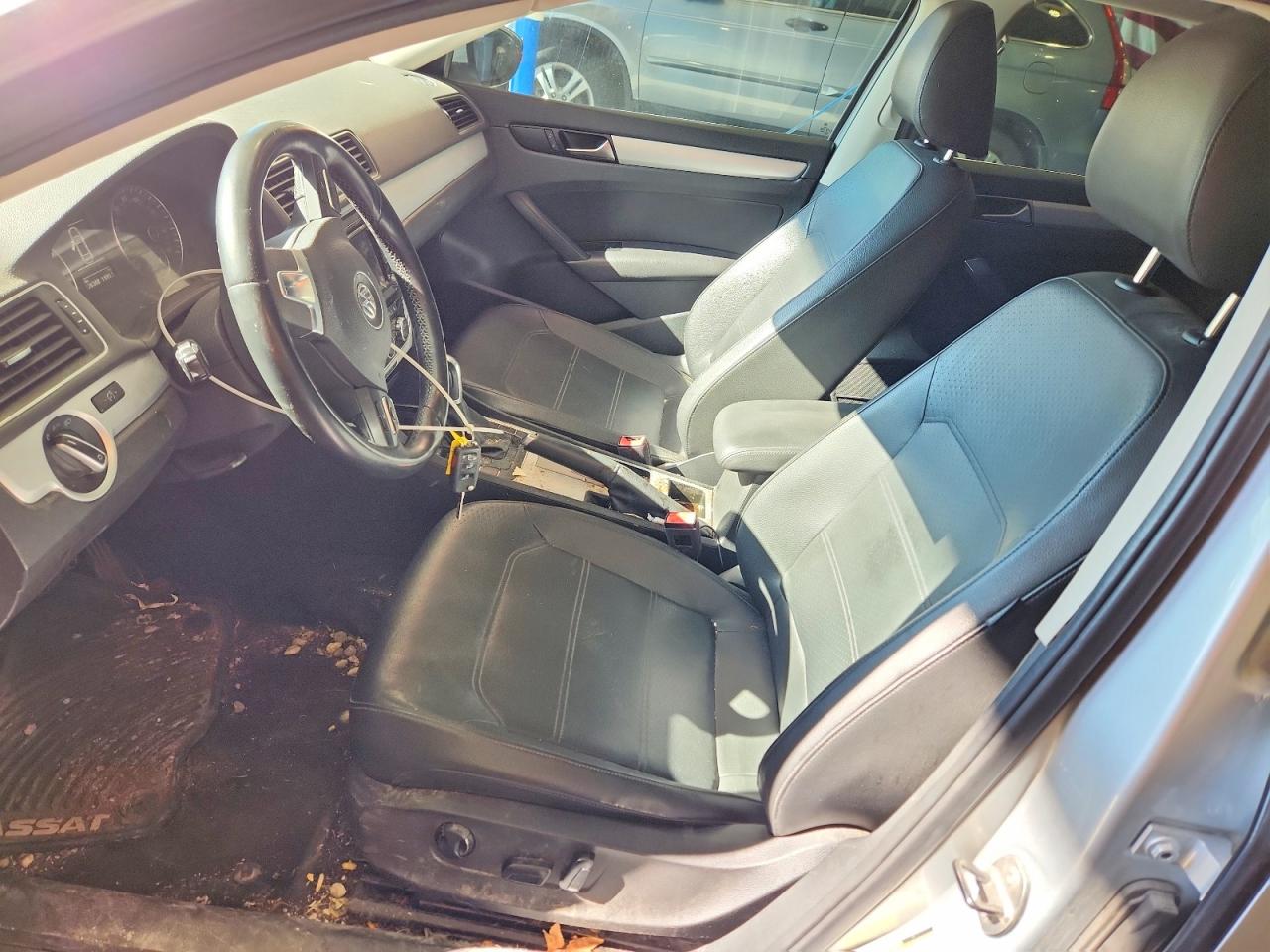 2012 Volkswagen Passat Se Silver vin: 1VWBP7A38CC021779